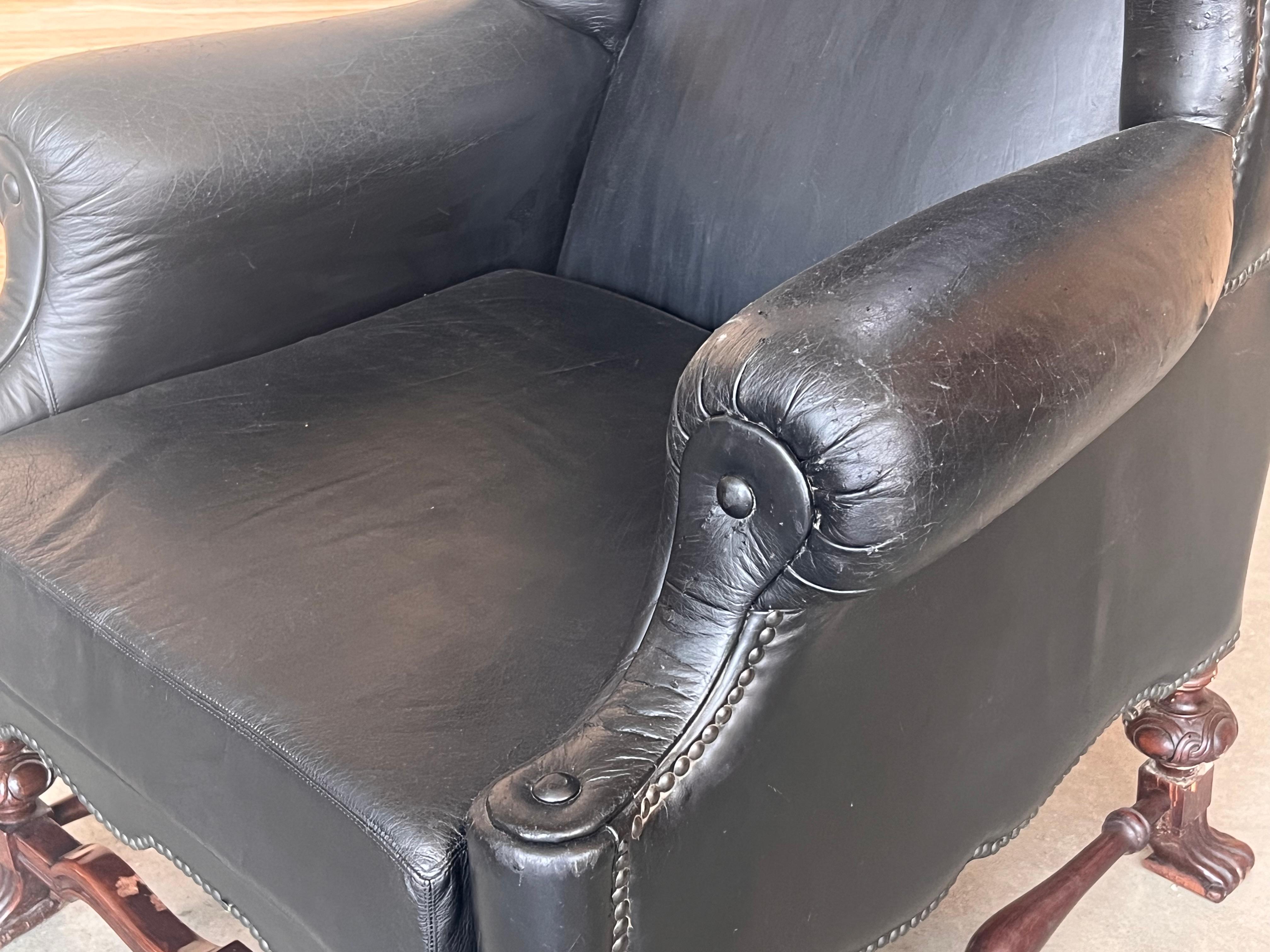 Poltrona Chesterfield in pelle nera degli anni '50, Europa occidentale. in vendita 5