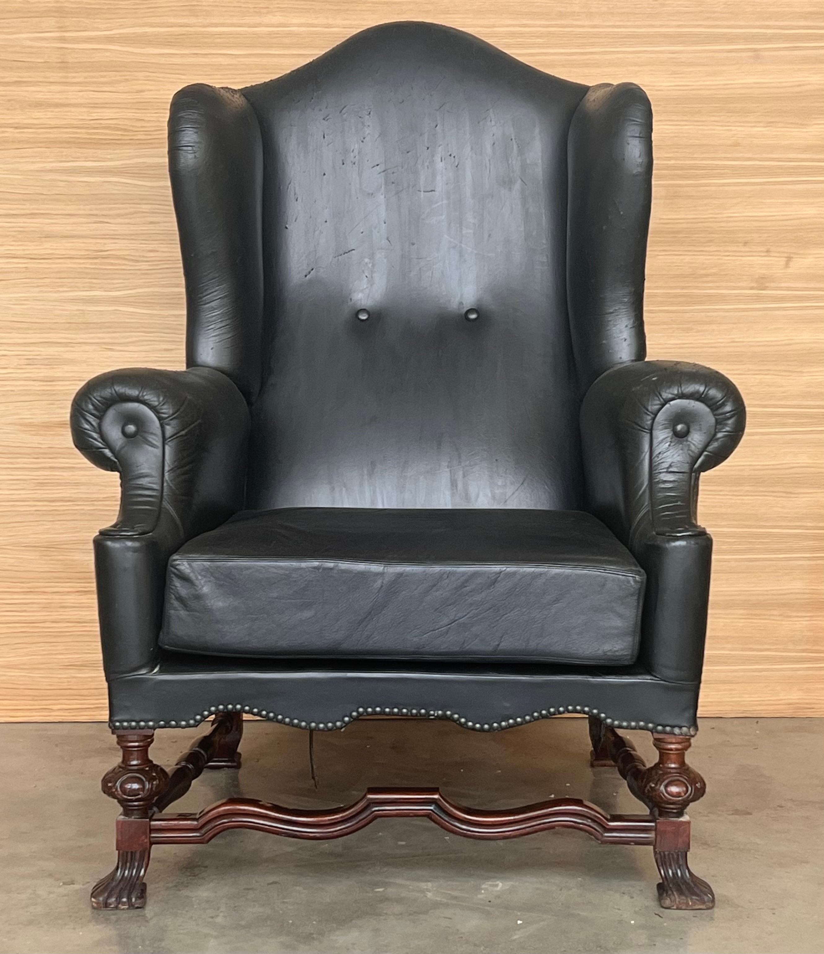 XX secolo Poltrona Chesterfield in pelle nera degli anni '50, Europa occidentale. in vendita