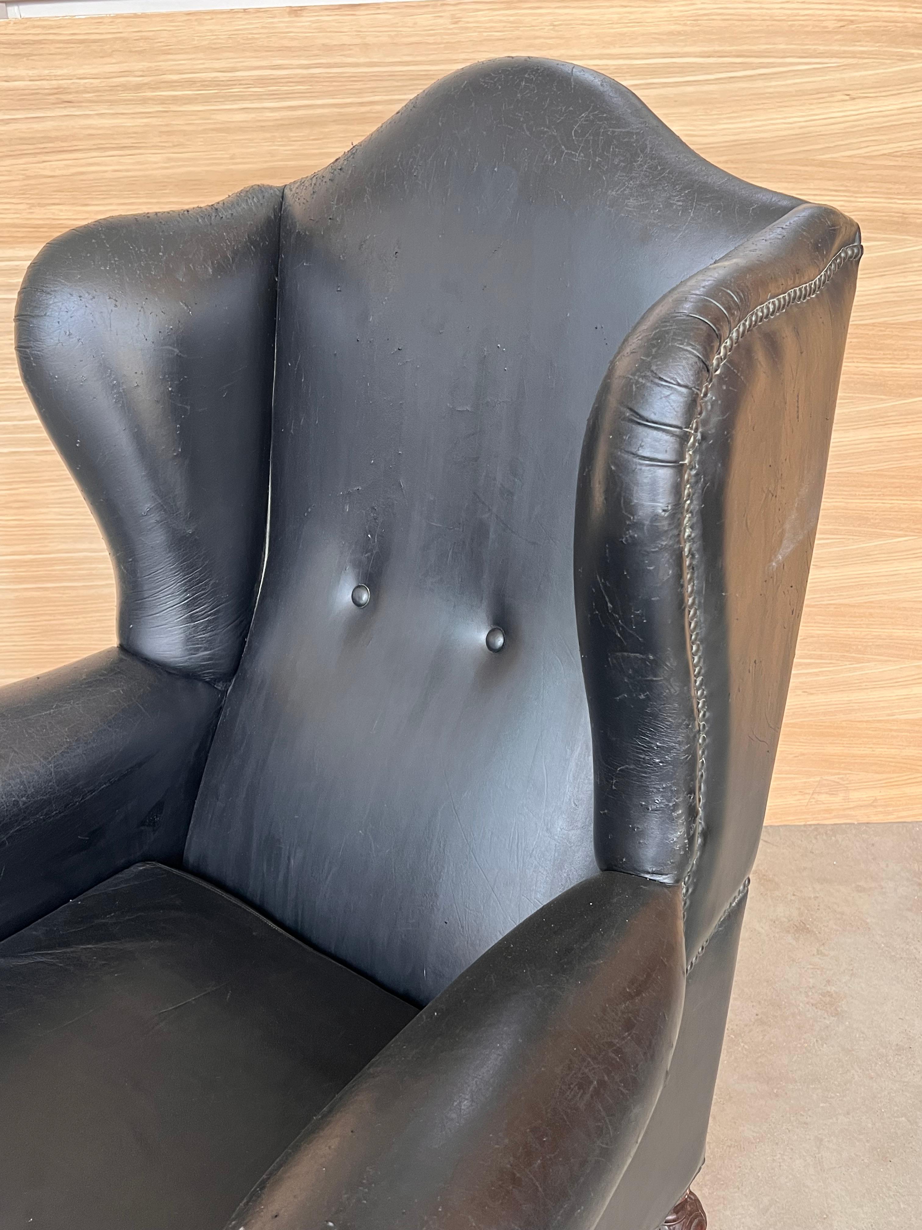 Poltrona Chesterfield in pelle nera degli anni '50, Europa occidentale. in vendita 3
