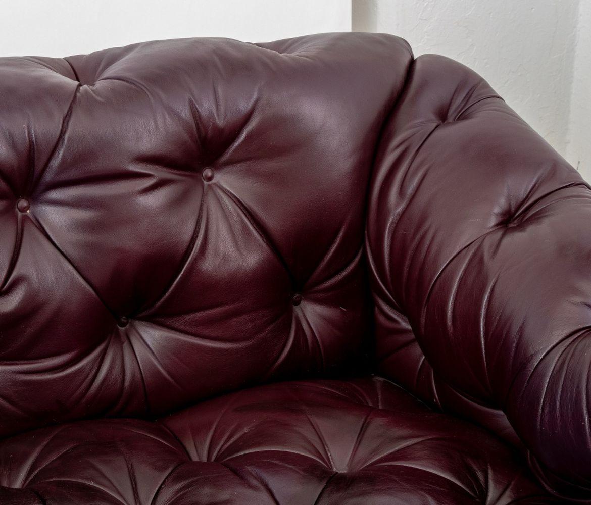 20th Century Chesterfield Burgundy Leather Button-Tufted Sofa For Sale