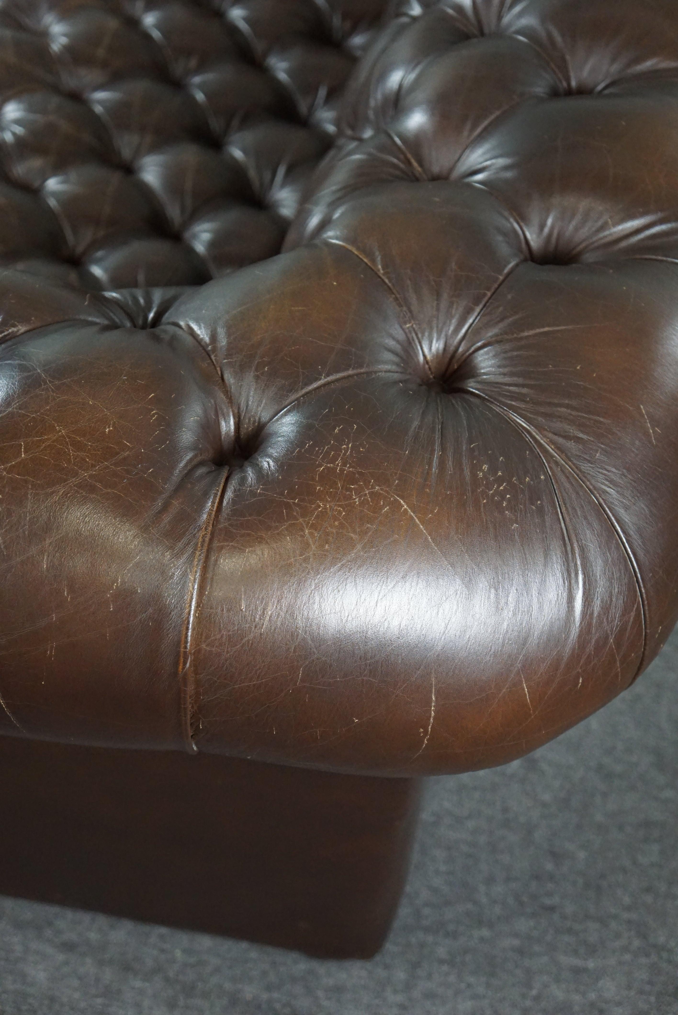 Chesterfield button seat sofa full of allure, 3 seater For Sale 6