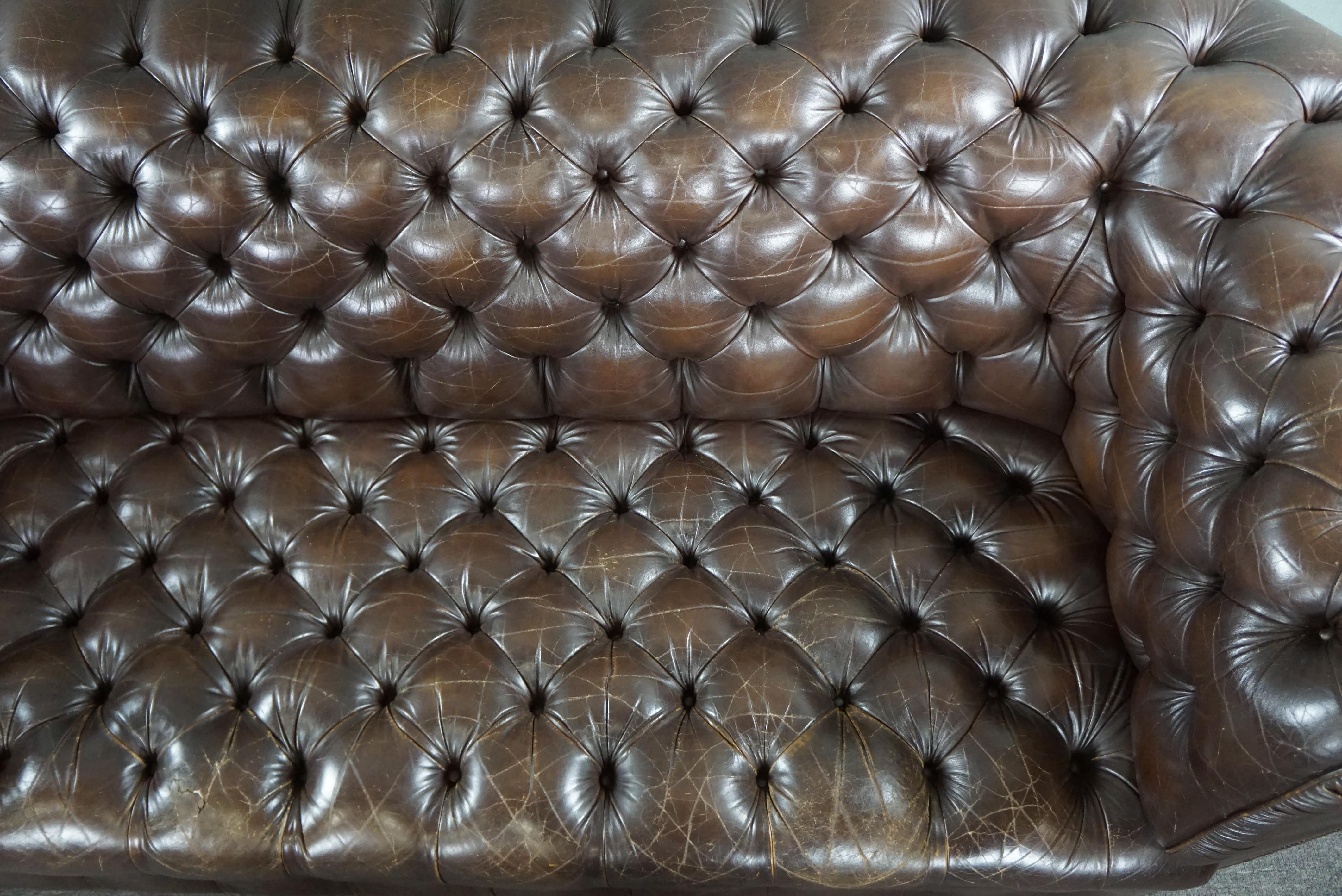 Chesterfield button seat sofa full of allure, 3 seater For Sale 2