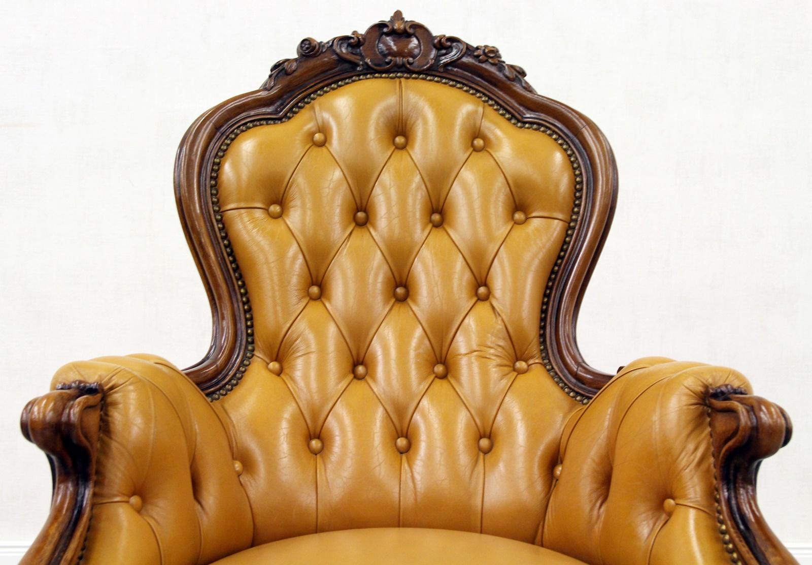 Chesterfield / Chippendale
armchair
Measures: Height x 105cm, width x 66cm, depth x 78cm
Condition: The armchair is in good condition for the age and still has the charm of the 