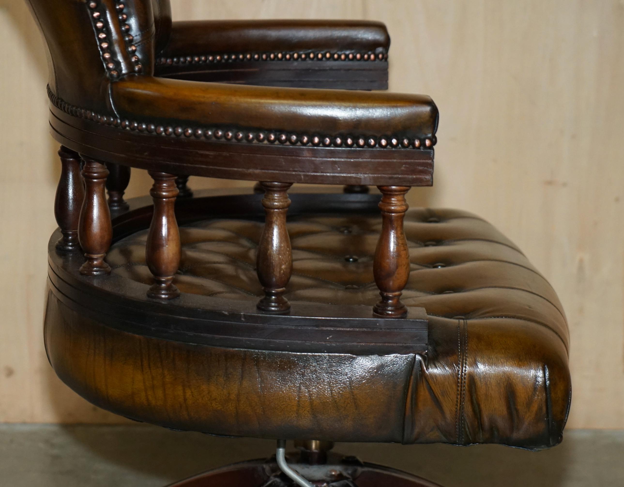 CHESTERFIELD FULLY RESTORED CIGAR BROWN LEATHER SWiVEL CAPTAINS OFFICE CHAIR For Sale 8
