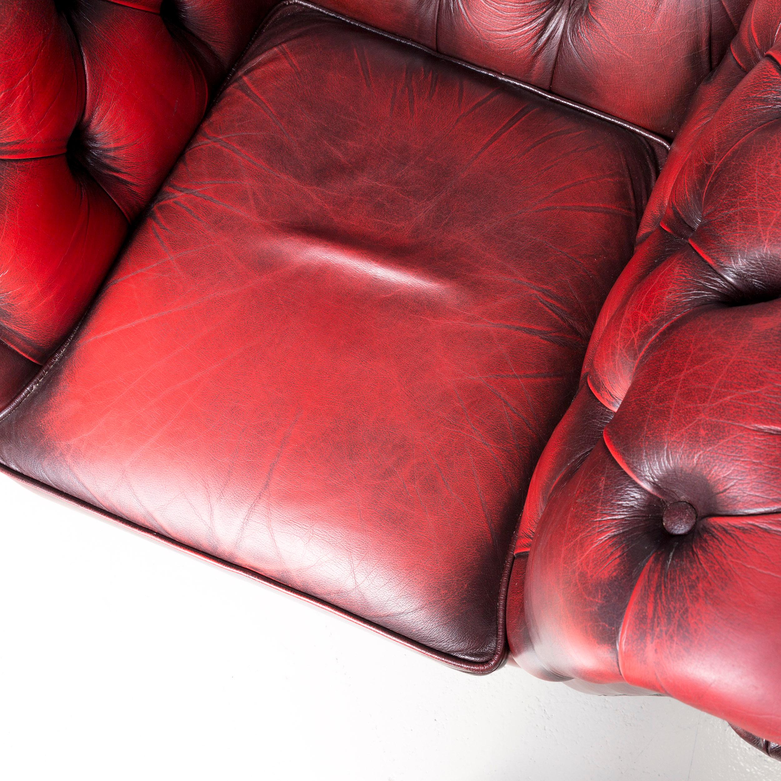 Chesterfield Leather Armchair Red Vintage  In Good Condition In Cologne, DE