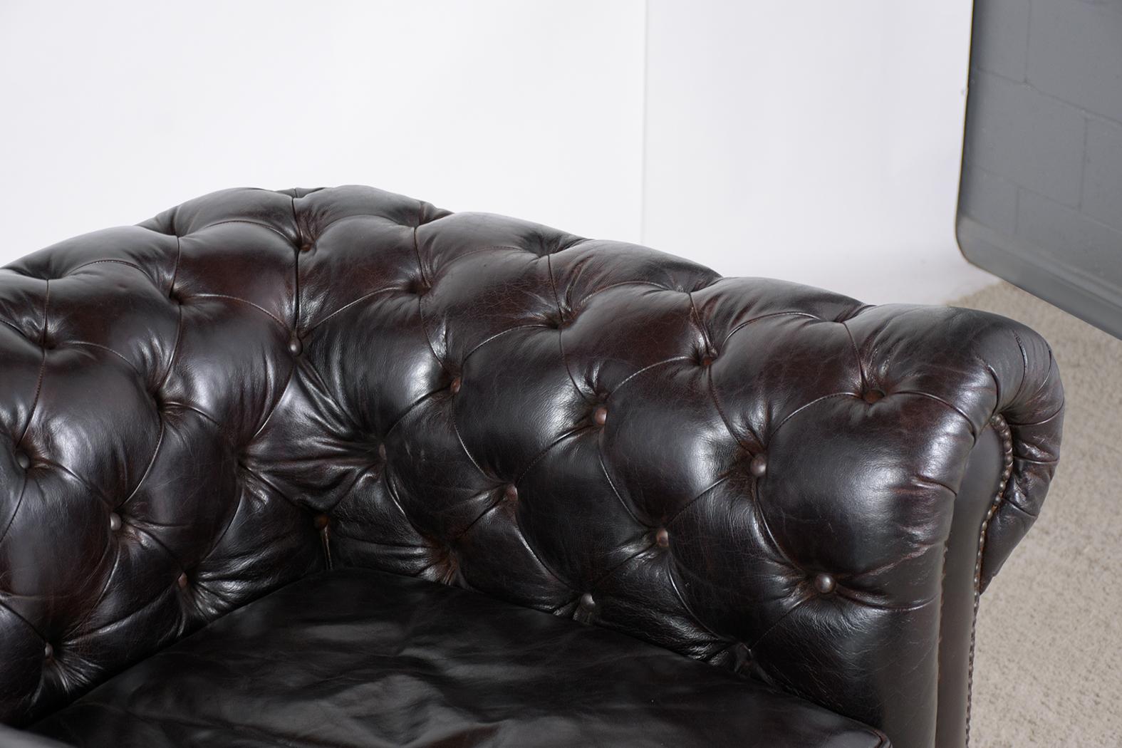 1980er Jahre Vintage Chesterfield Loungesessel aus tief burgunderrotem Leder im Angebot 3