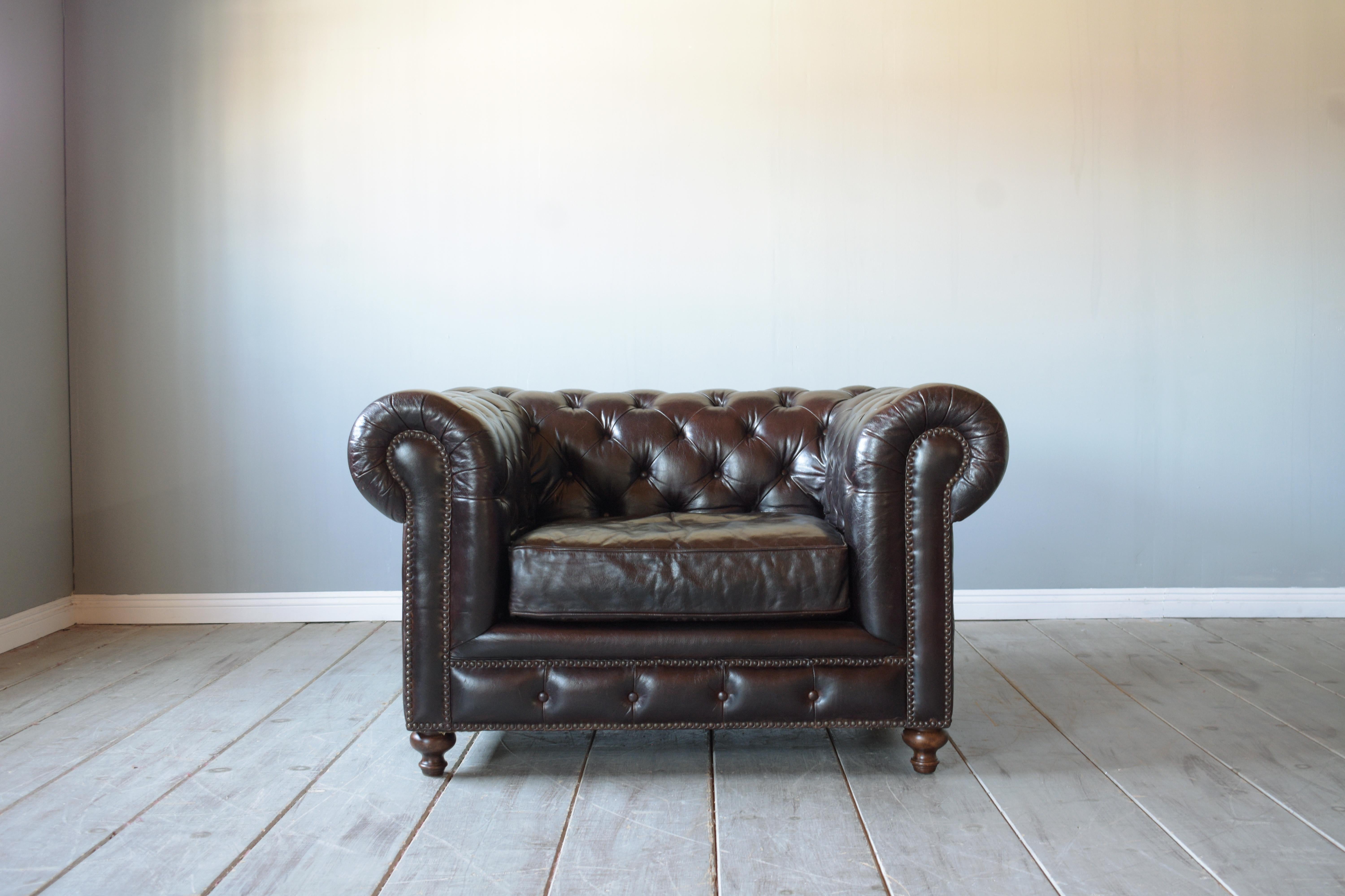 Chaise longue Chesterfield vintage des années 1980 en cuir bordeaux foncé en vente 9