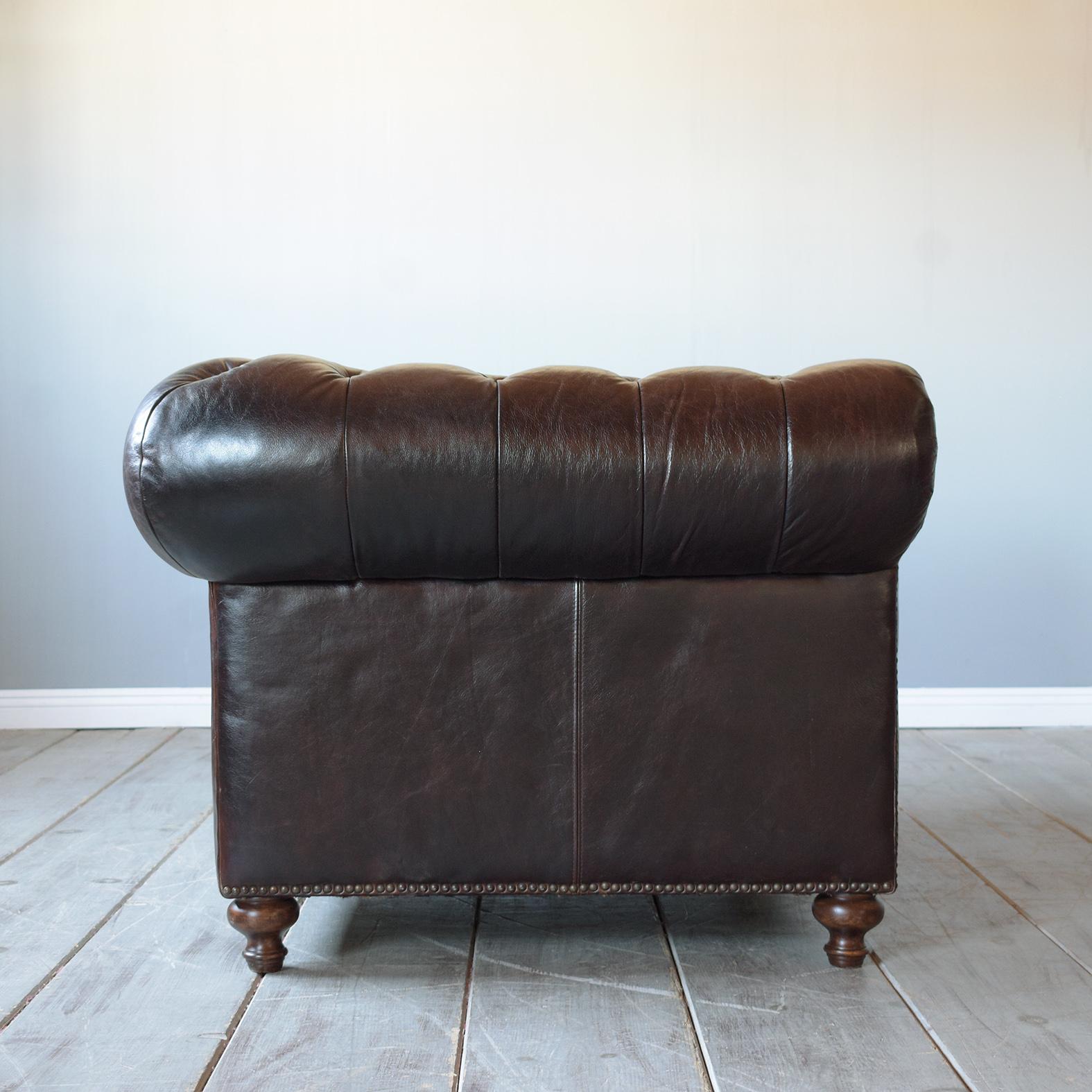 1980s Vintage Chesterfield Lounge Chair in Deep Burgundy Leather For Sale 10