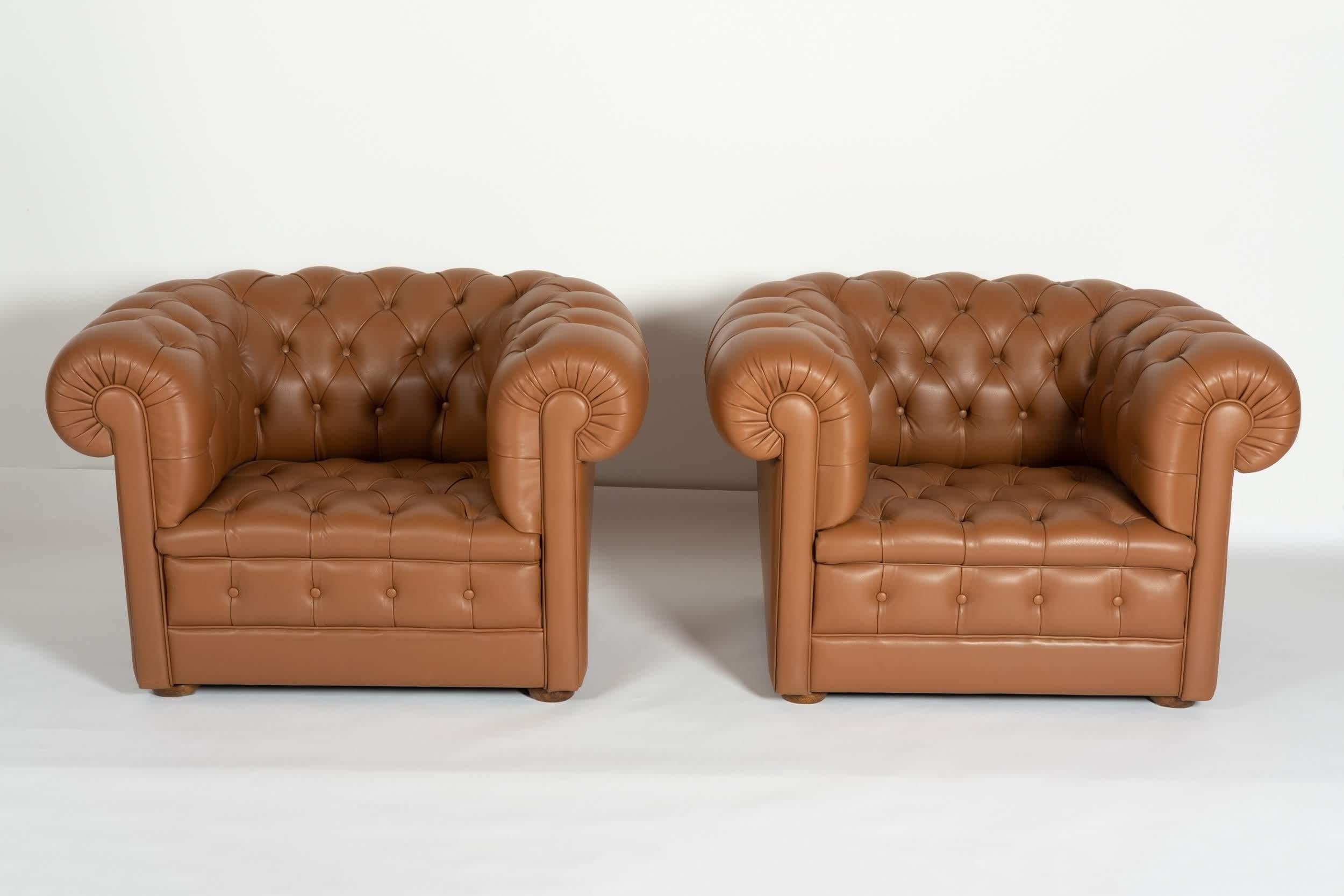 Chesterfield Leather Sofa and Armchairs Set, France, circa 1950 For Sale 10