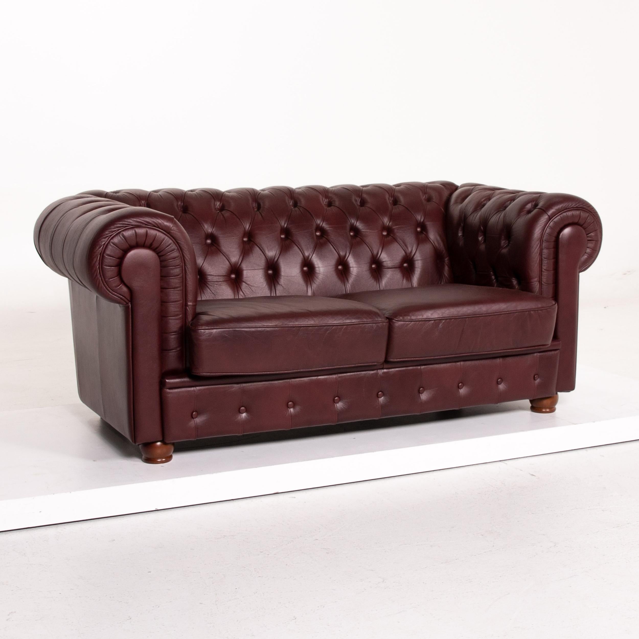 Modern Chesterfield Leather Sofa Bordeaux Red Two-Seat Vintage Retro Couch For Sale
