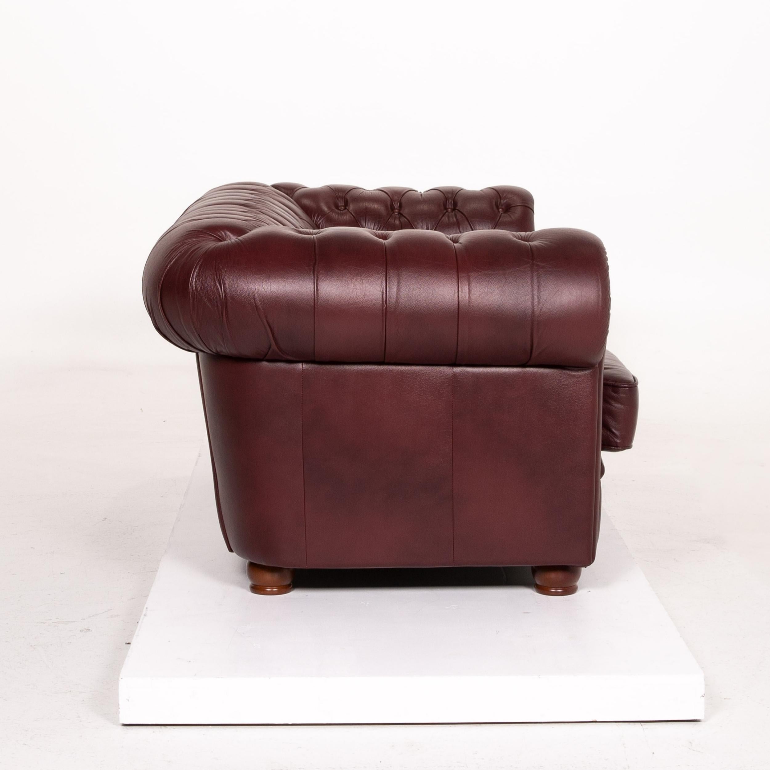 Chesterfield Leather Sofa Bordeaux Red Two-Seat Vintage Retro Couch In Good Condition For Sale In Cologne, DE