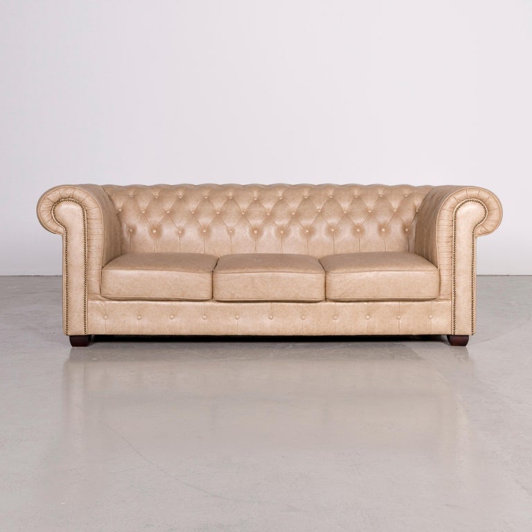 Chesterfield Leder Sofa braun Beige Vintage 2-Sitzer Couch bei 1stdibs Chesterfield Leder Sofa braun Beige Vintage 2-Sitzer Couch bei 1stdibs