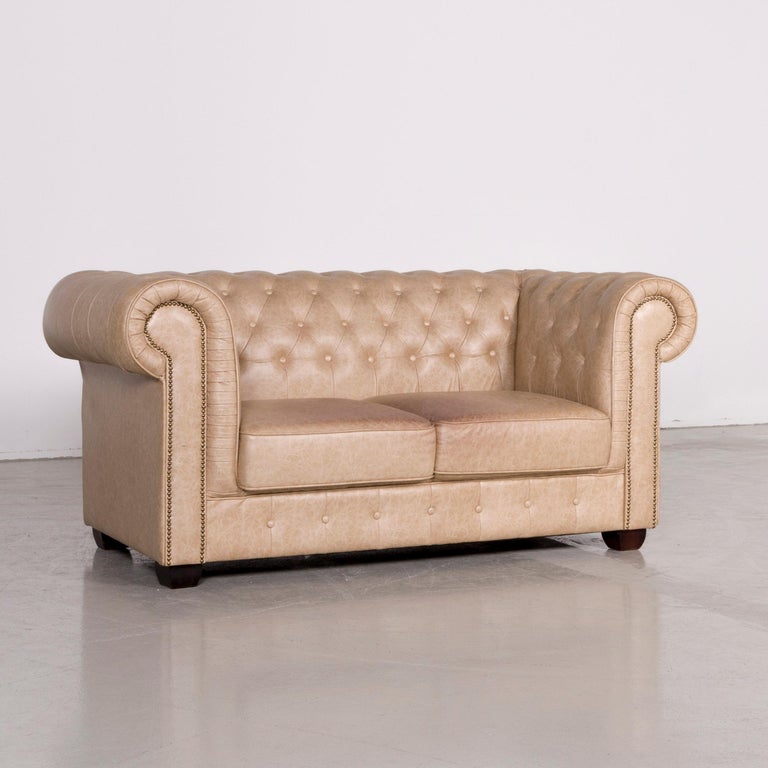 Chesterfield Ledersofa Braun Beige Vintage 2-Sitzer-Sofa bei 1stdibs Chesterfield Ledersofa Braun Beige Vintage 2-Sitzer-Sofa bei 1stdibs