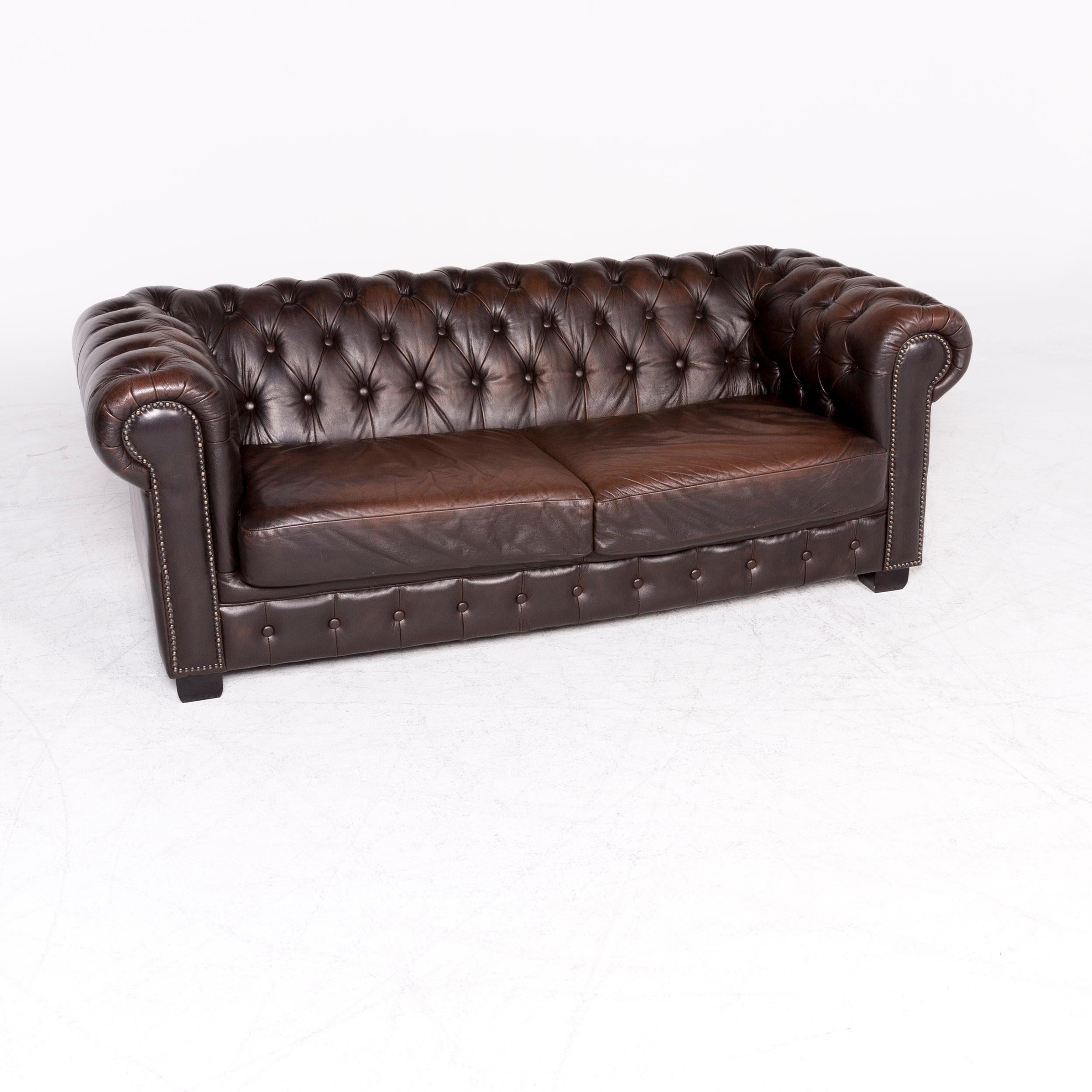We bring to you a Chesterfield leather sofa brown genuine leather three-seat couch vintage retro.

Product measurements in centimeters:

Depth 102
Width 200
Height 73
Seat-height 46
Rest-height 73
Seat-depth 60
Seat-width 138
Back-height