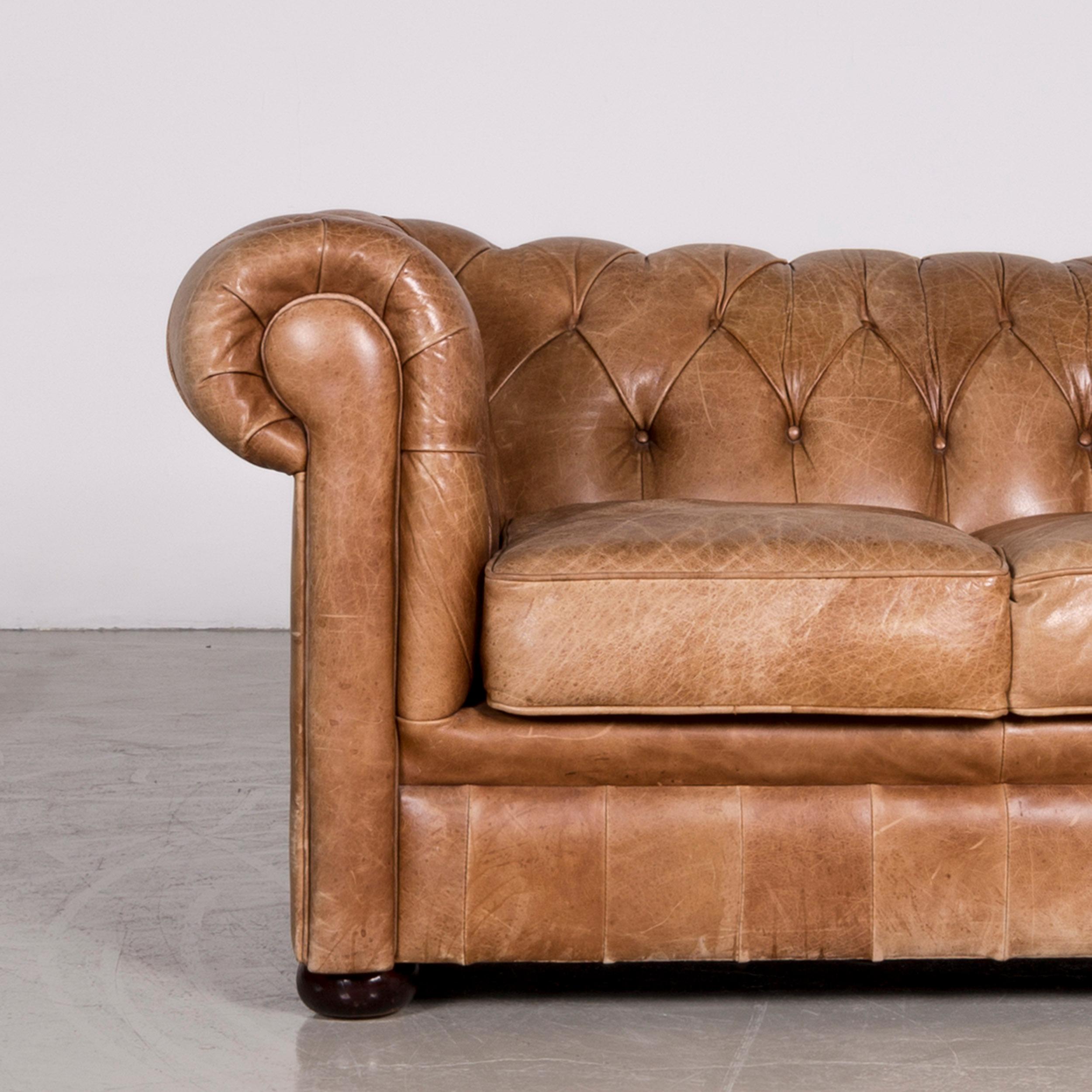 Chesterfield Leather Sofa Brown Red Vintage Two-Seat Couch In Fair Condition For Sale In Cologne, DE