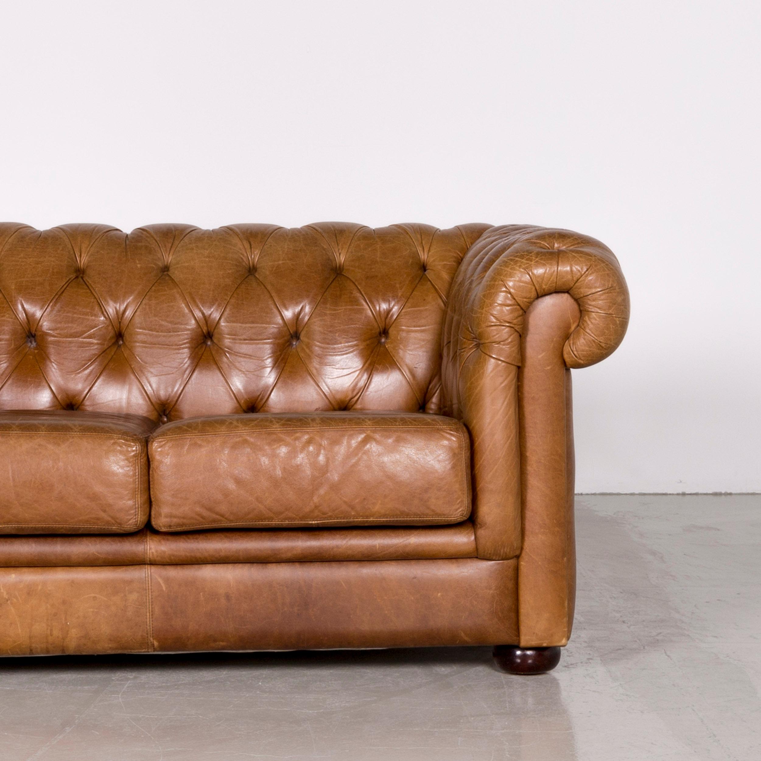 Chesterfield Leather Sofa Brown Vintage Two-Seat Couch In Good Condition For Sale In Cologne, DE