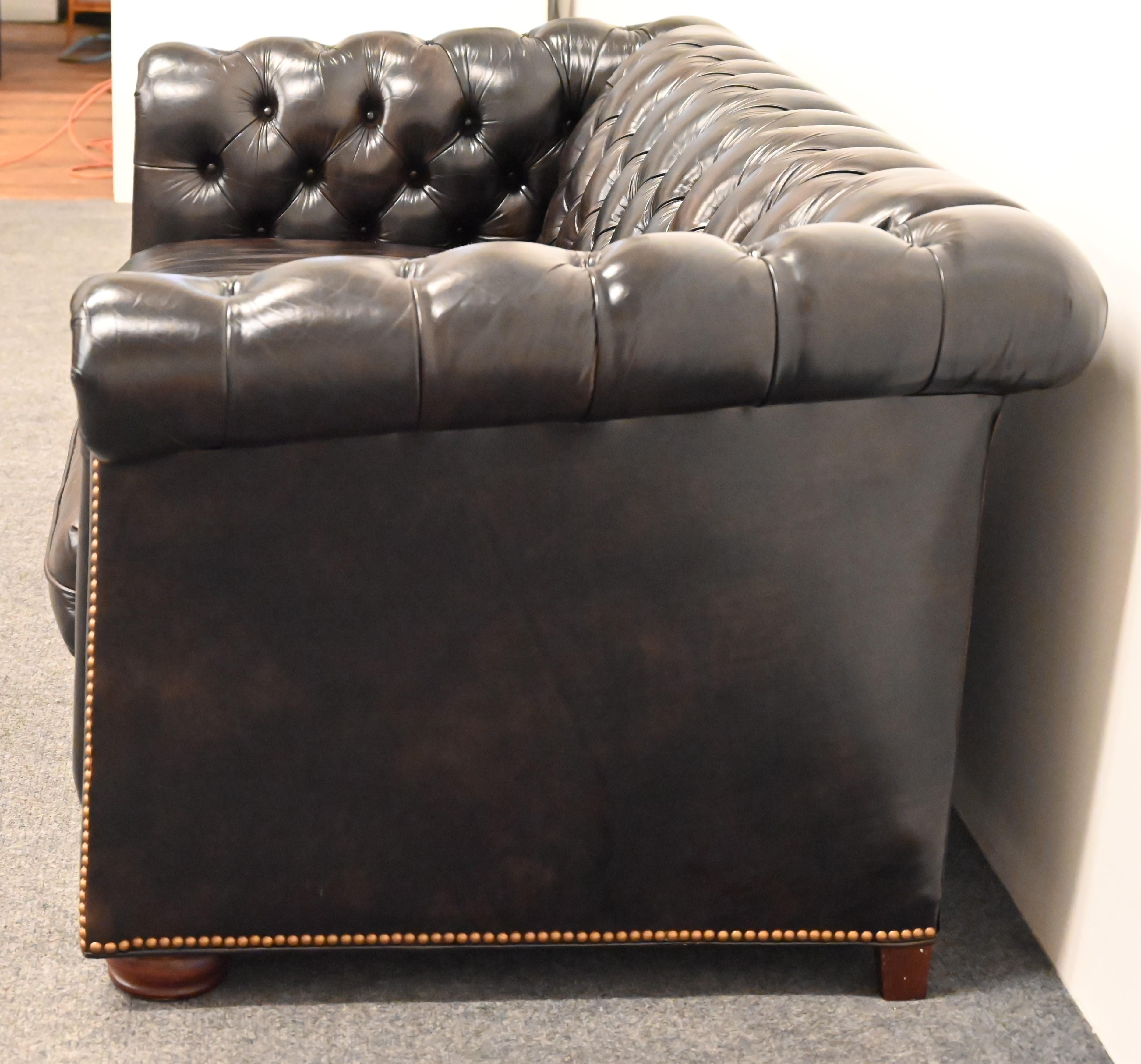 Chesterfield Leather Sofa by Leathercraft, 1970s In Good Condition In Hamburg, PA