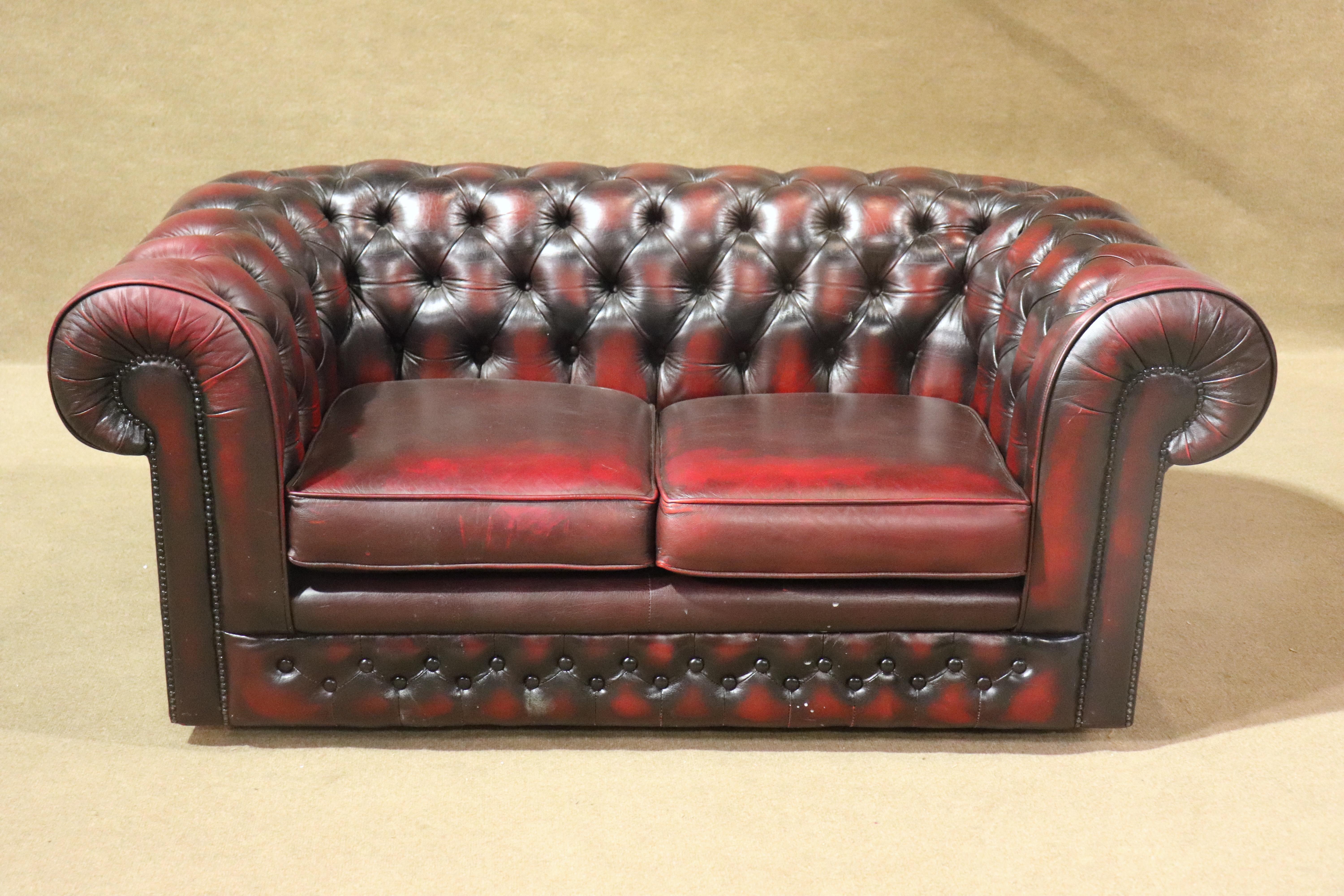 Canapé en cuir Chesterfield Bon état - En vente à Brooklyn, NY