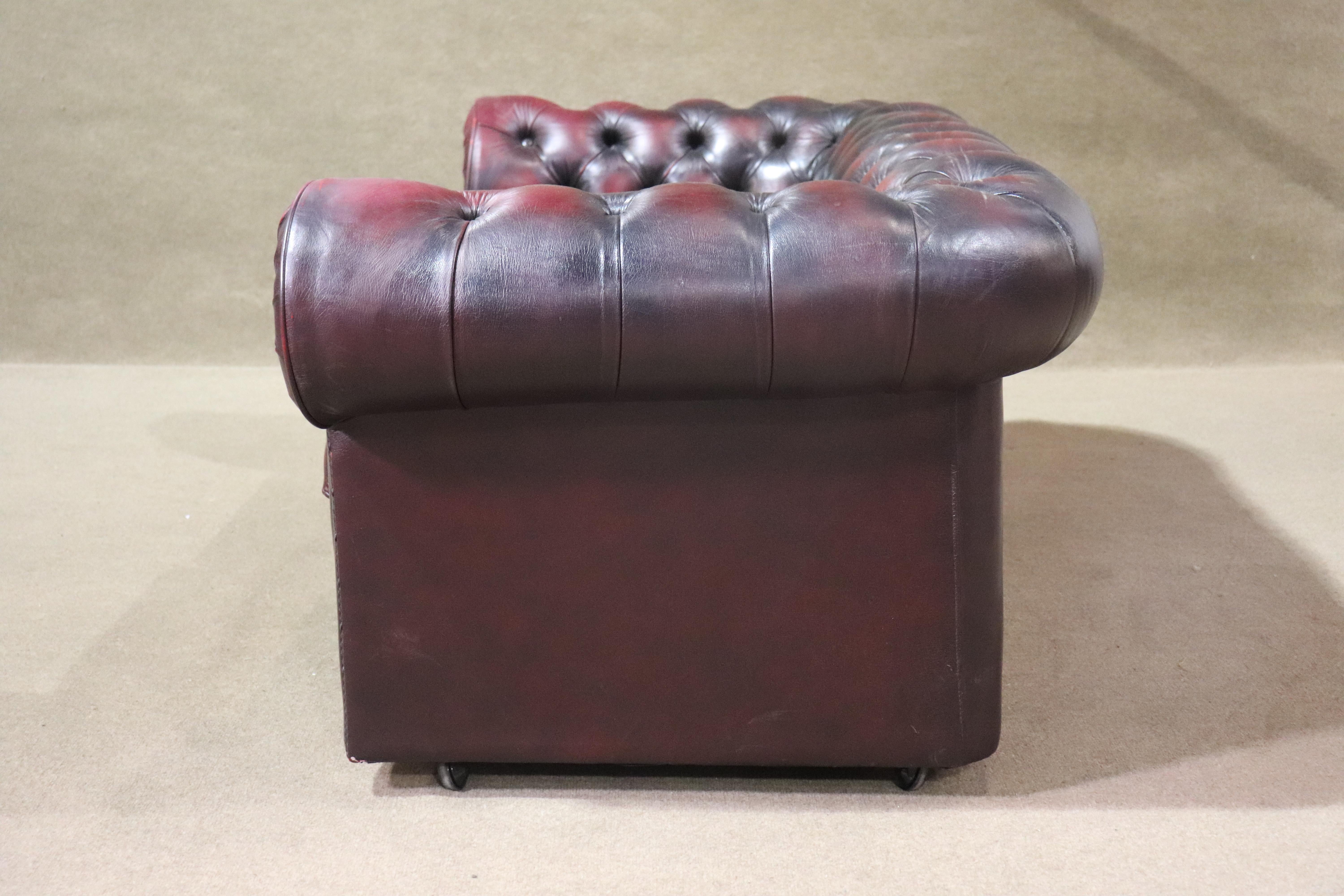 Cuir Canapé en cuir Chesterfield en vente