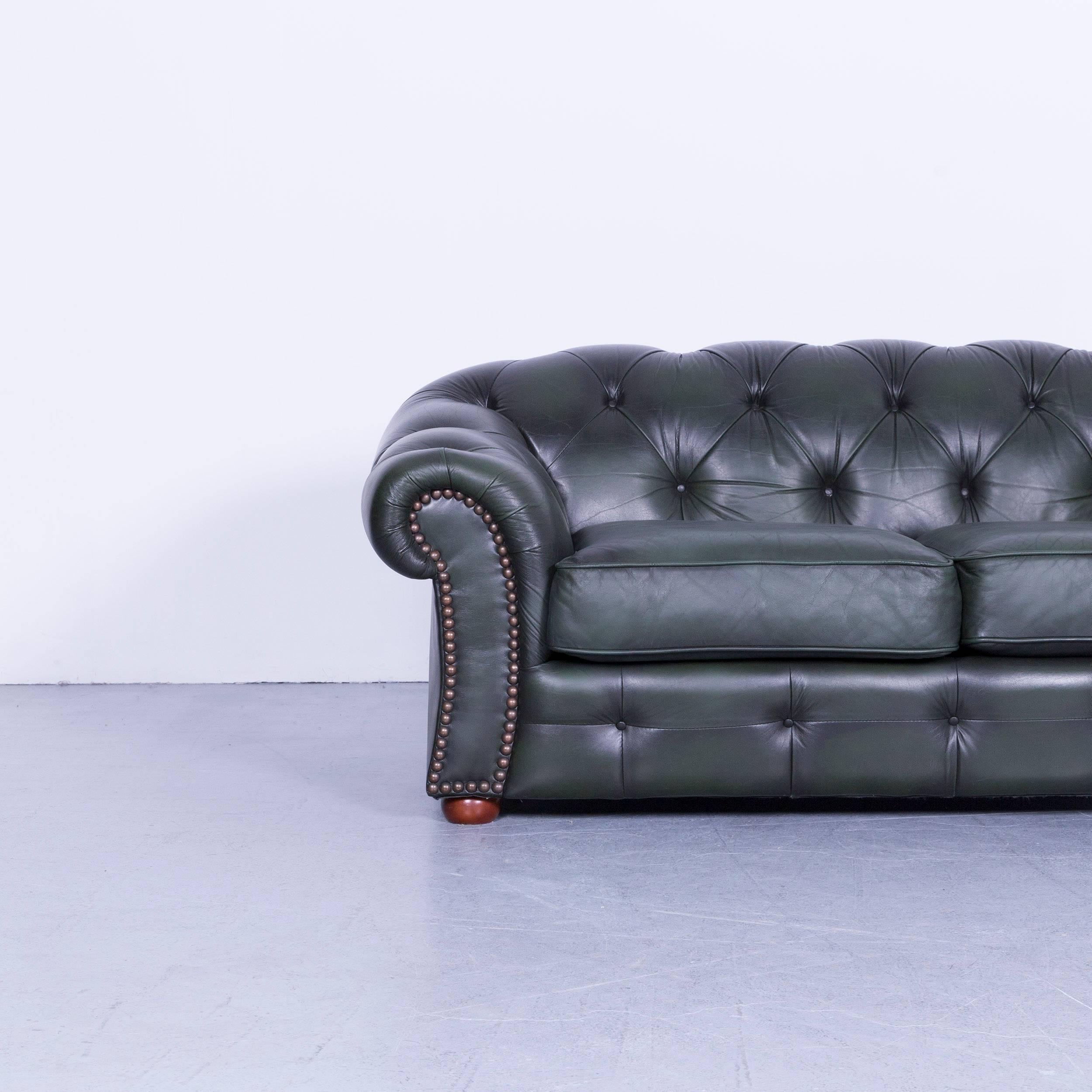 We bring to you an Chesterfield leather sofa green two-seat couch.


































 