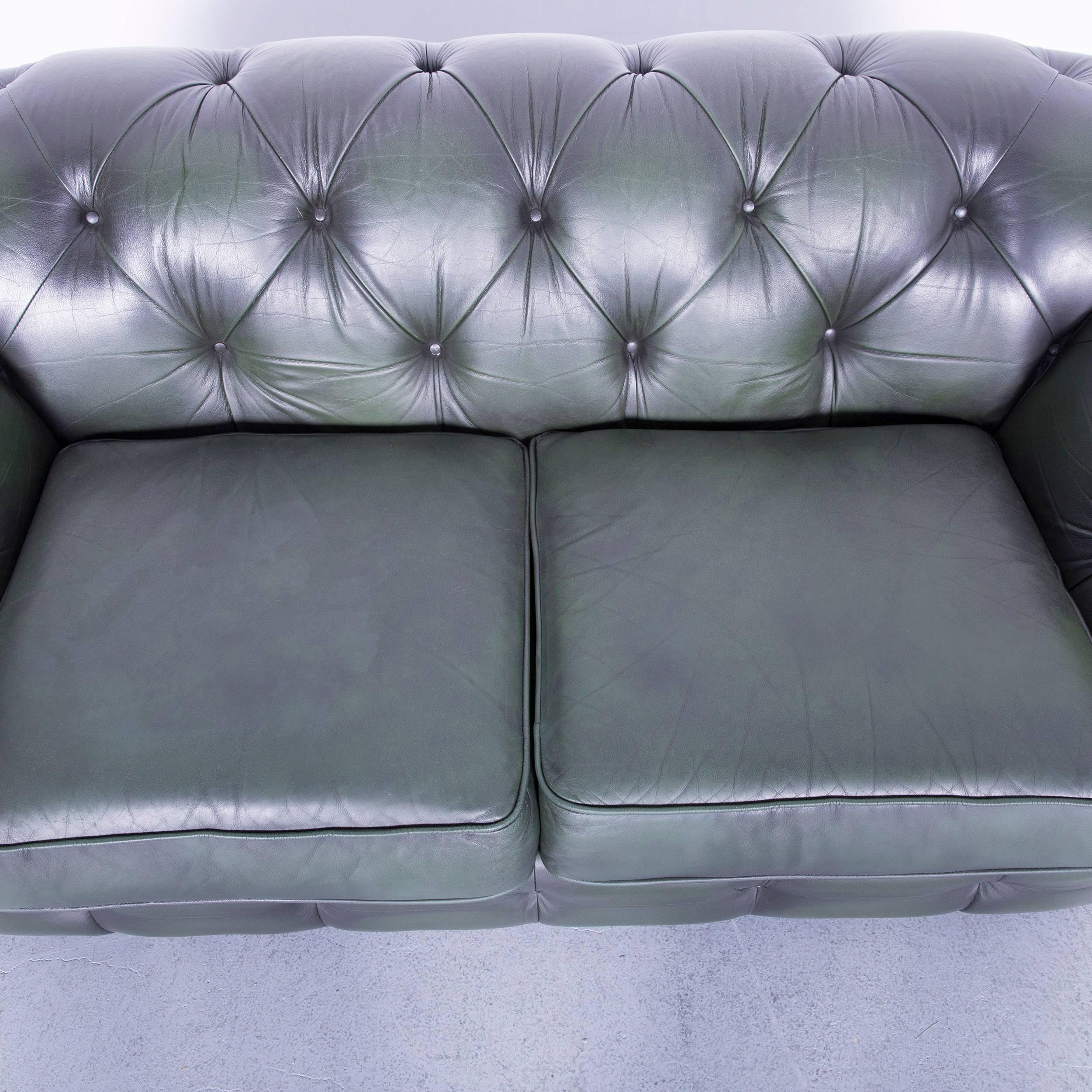 Chesterfield Leather Sofa Green Two-Seat Couch In Good Condition For Sale In Cologne, DE