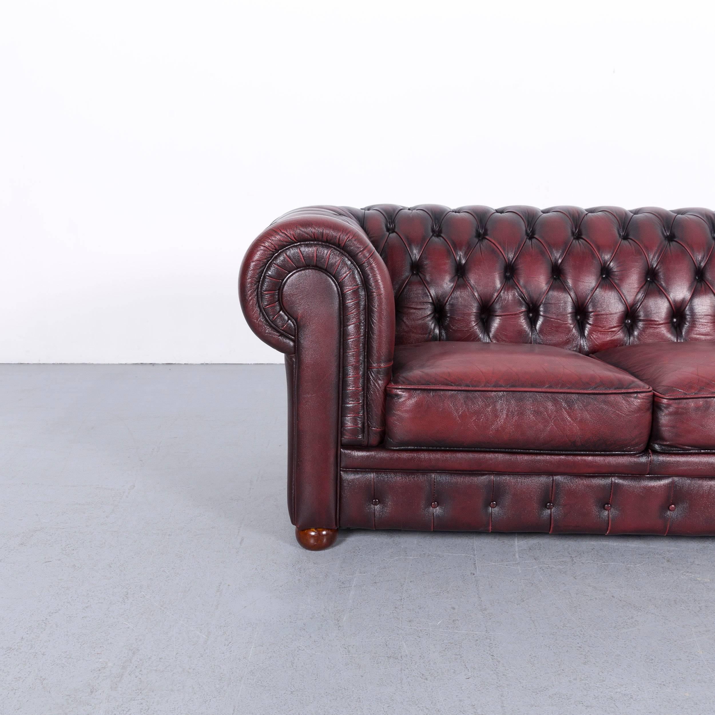 We bring to you an Chesterfield leather sofa red three-seat couch.
































