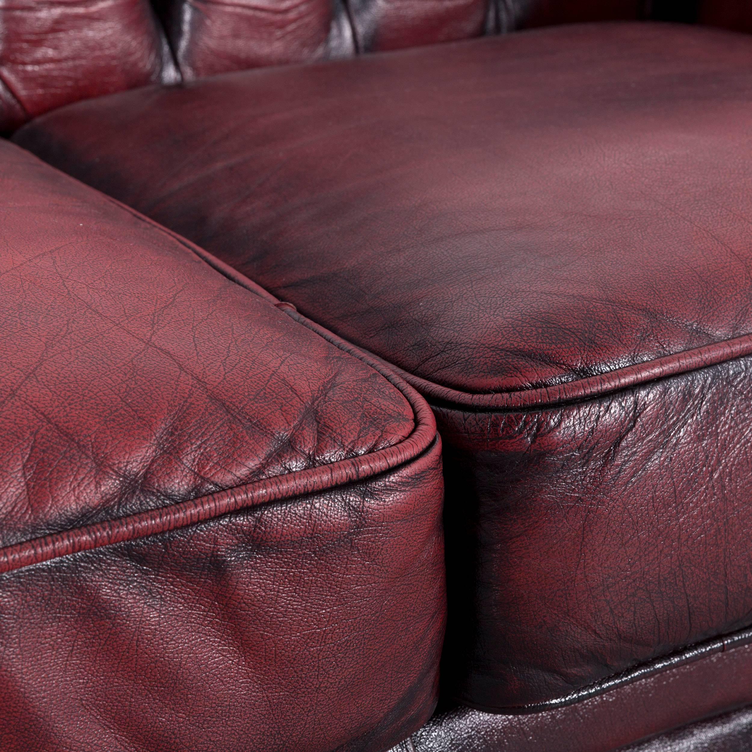 Chesterfield Leather Sofa Red Three-Seat Couch In Excellent Condition In Cologne, DE