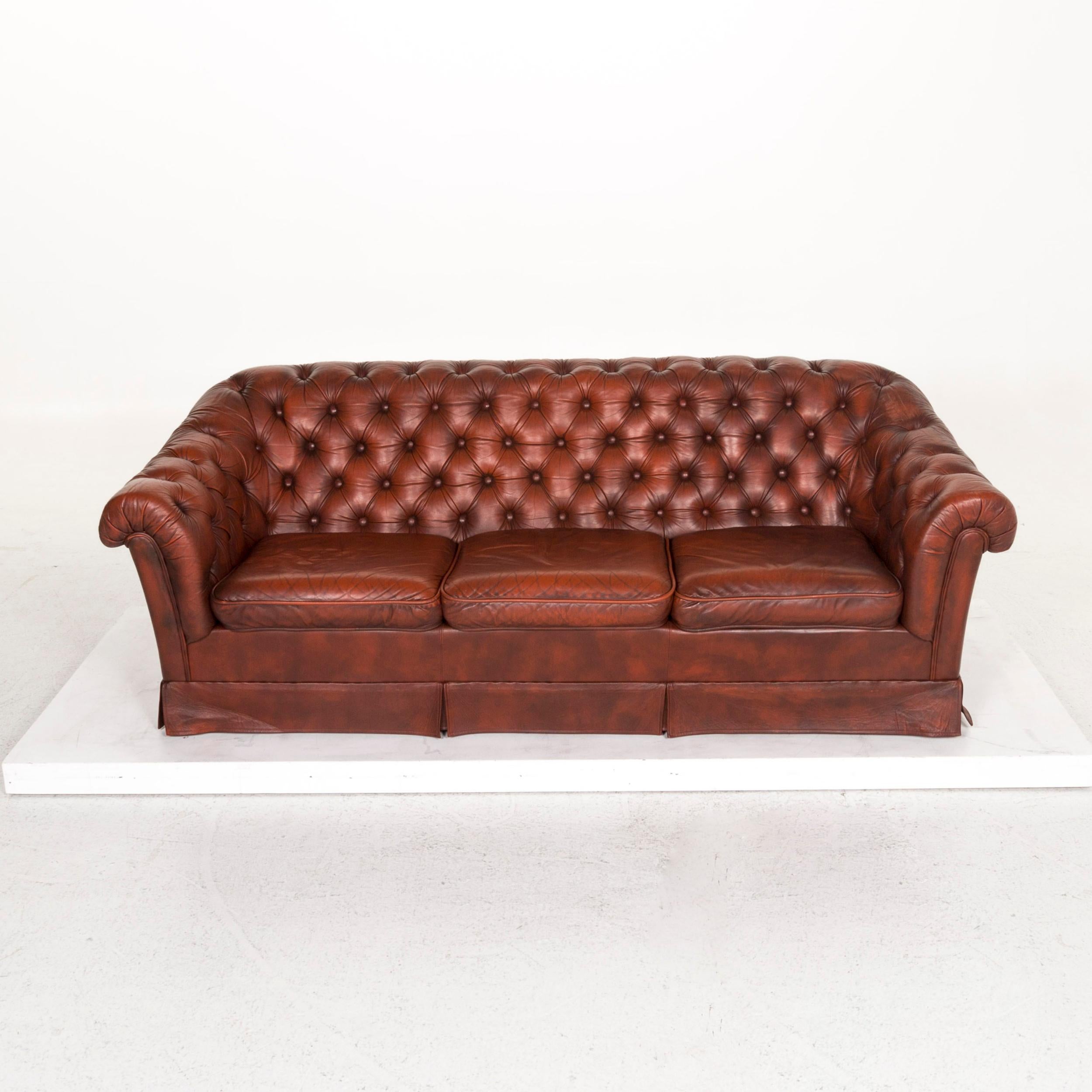 Chesterfield Leather Sofa Red Three-Seat Retro Vintage Couch In Good Condition For Sale In Cologne, DE