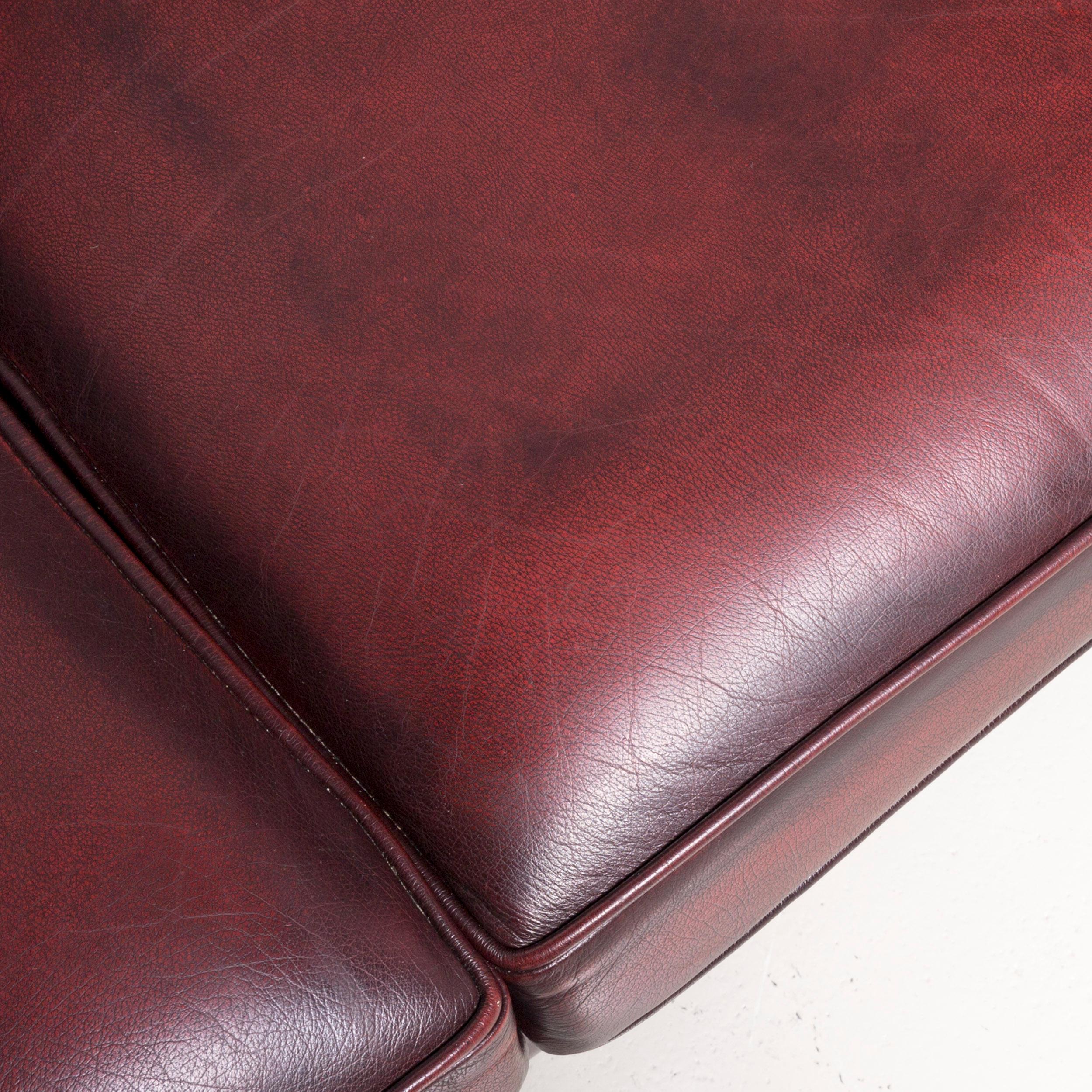 Chesterfield Leather Sofa Red Two-Seat Vintage Couch In Good Condition In Cologne, DE