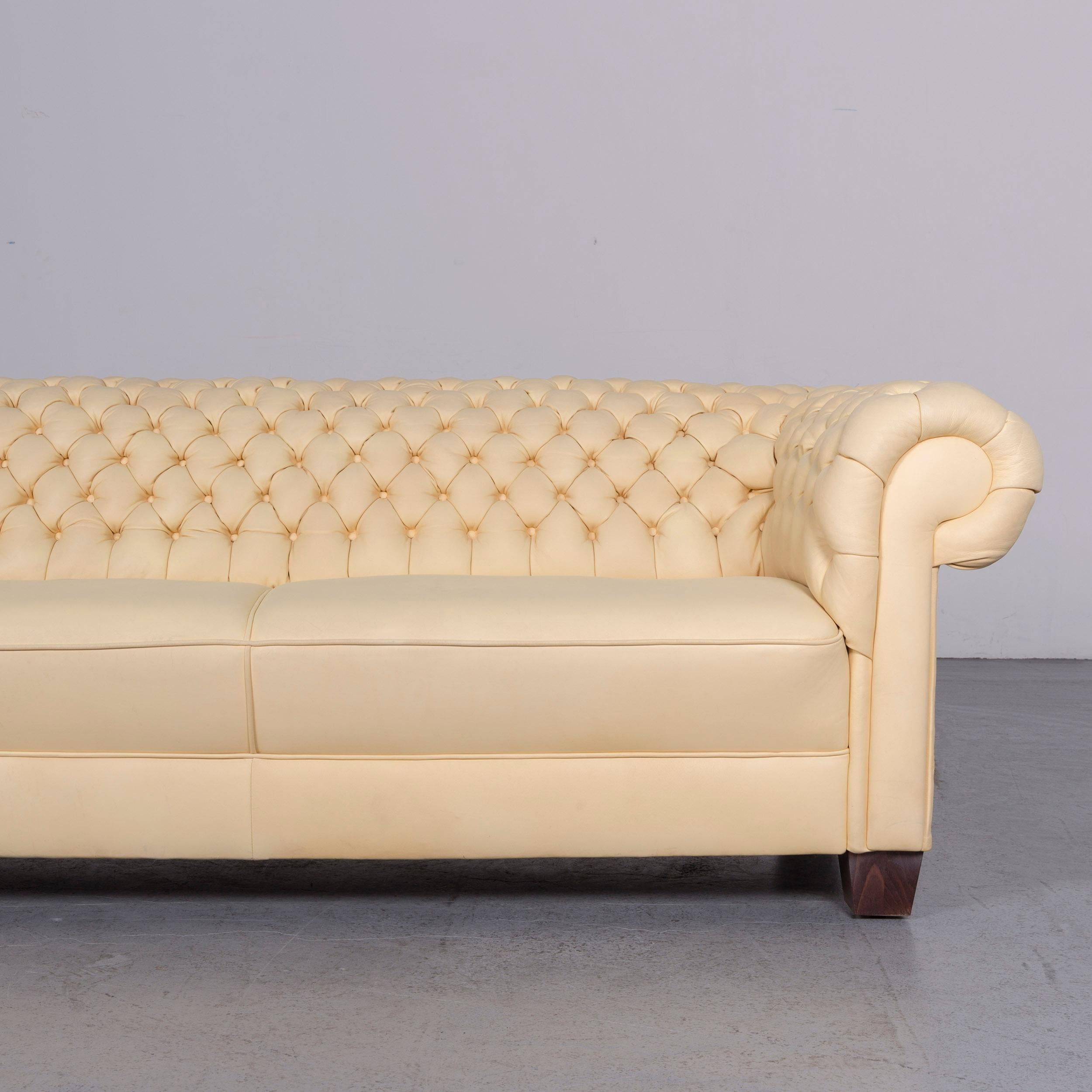 Chesterfield Leather Sofa Set Crème Three-Seat Couch In Good Condition For Sale In Cologne, DE