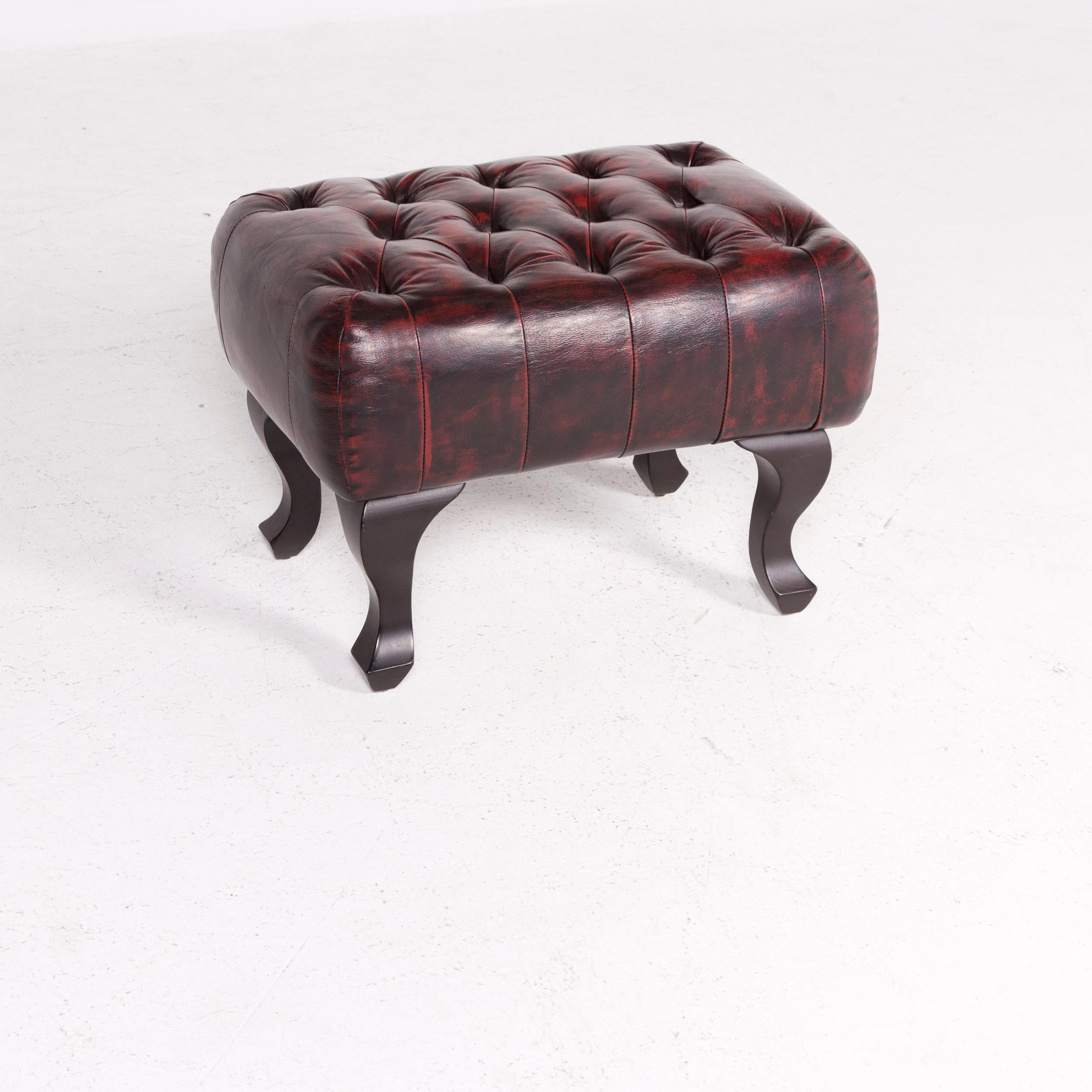 We bring to you a Chesterfield leather stool red genuine leather stool vintage retro.

Product measurements in centimeters:

Depth 44
Width 63
Height 48.





   