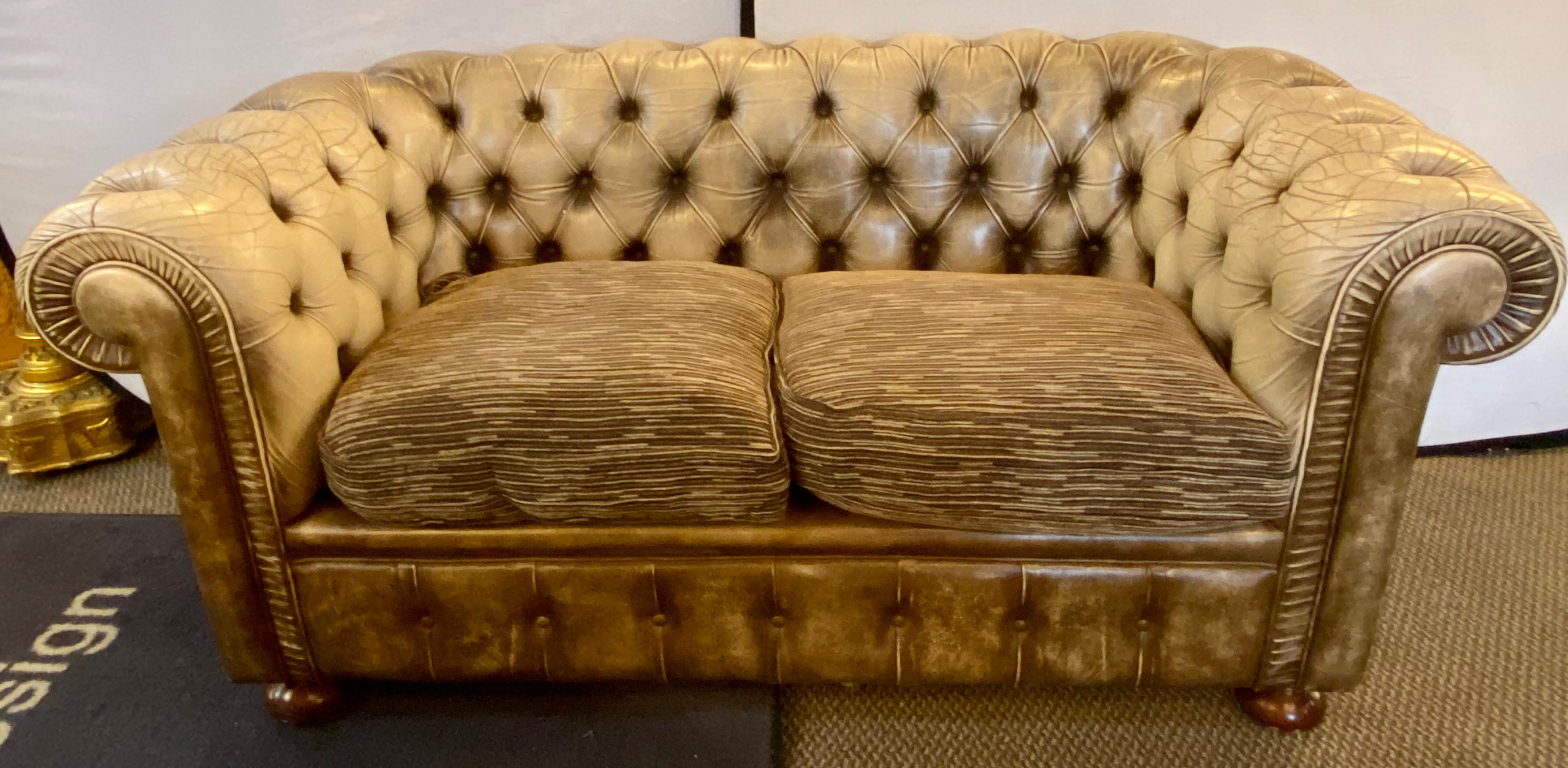 Chesterfield Leather Upholstered Loveseat Sofa 12