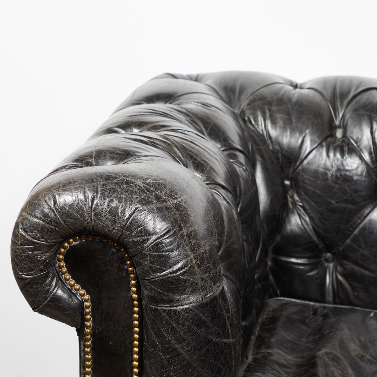 oversized tufted chair