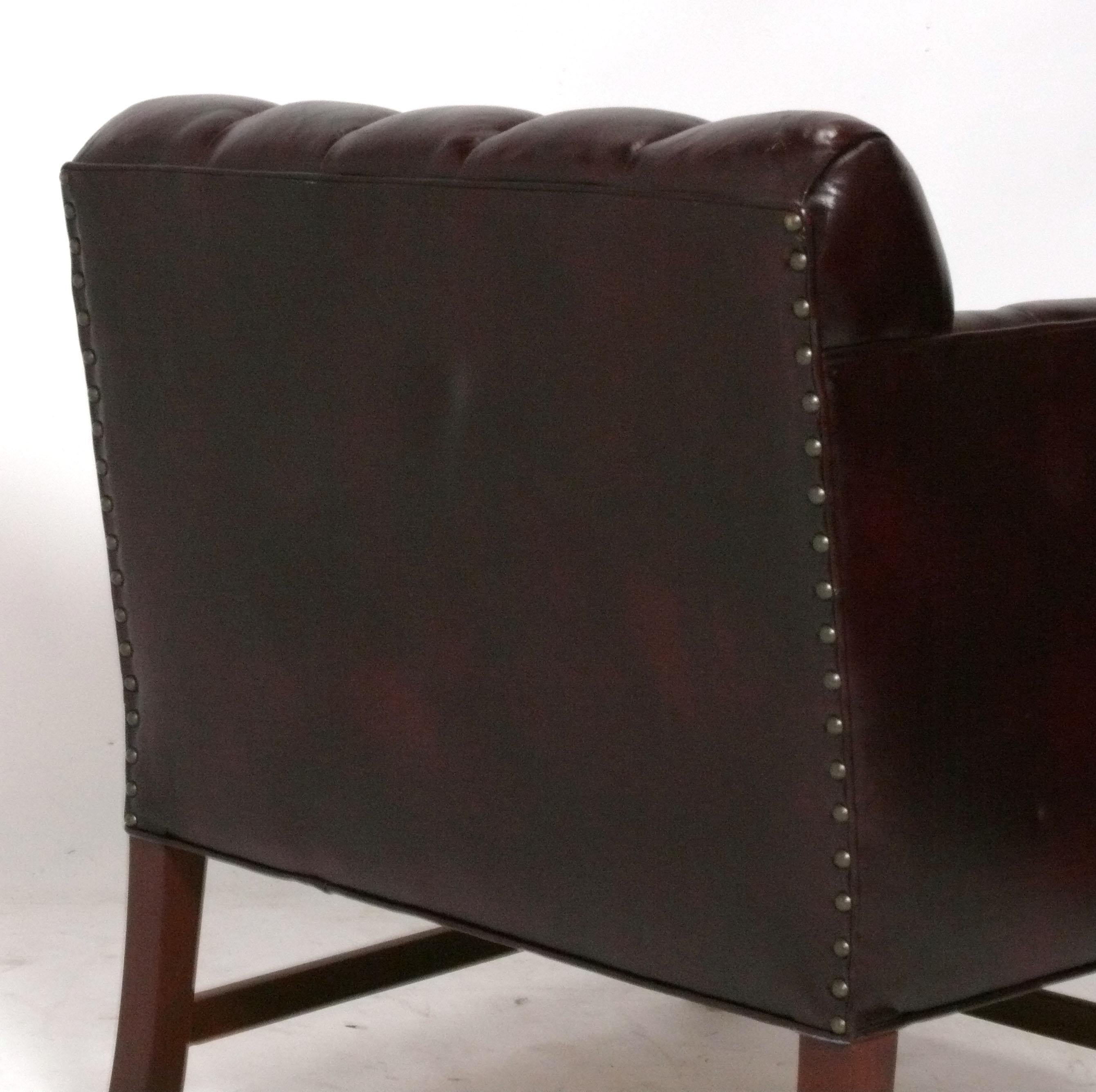 Chesterfield Oxblood Leder Lounge Stuhl von Kittinger (Ende des 20. Jahrhunderts) im Angebot