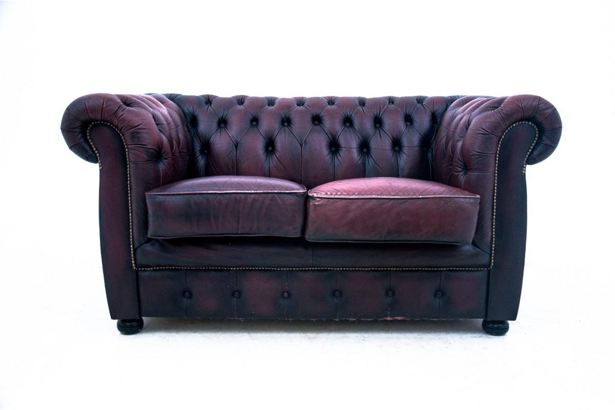 Chesterfield salon set, Northern Europe, circa 1940.

Very good condition.

The set includes:

- three-seater sofa, height: 77 cm, width: 195 cm

- two-seater sofa, height 77 cm, width 155 cm, depth 95 cm

- footrest 46 cm high, 52 cm