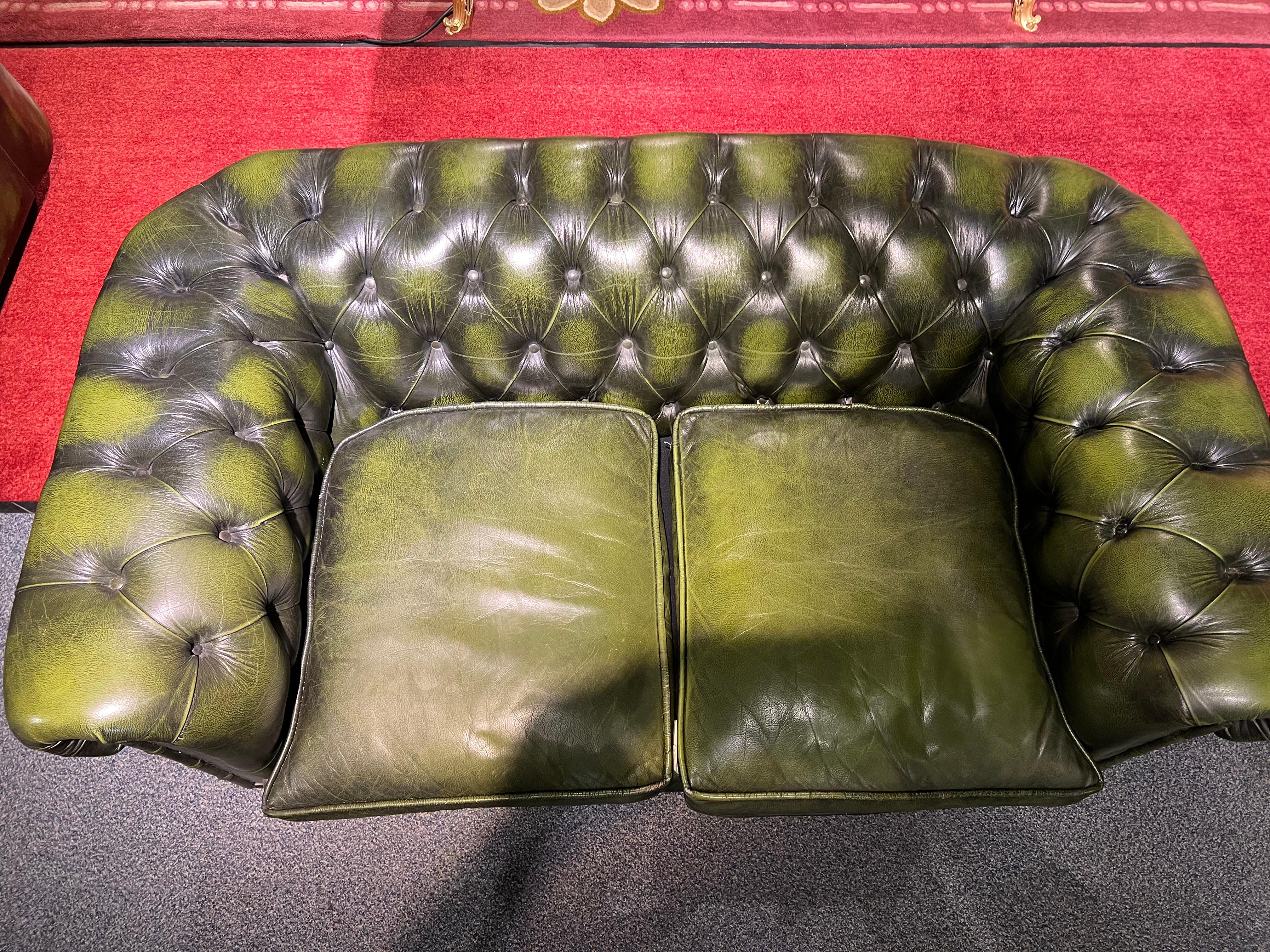 Chesterfield Set Kent Modell 3, 2 Seater and Armchair Brand by Centurion 4