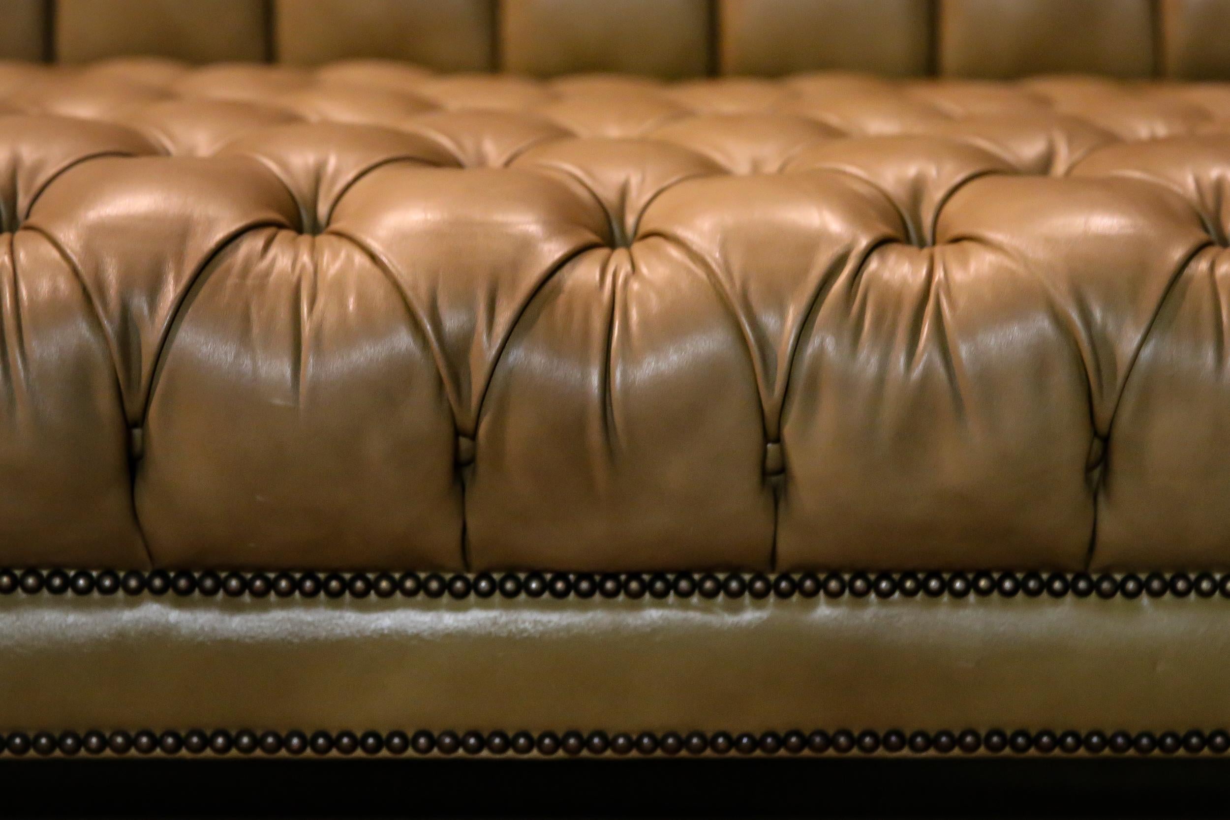 Chesterfield Sofa 2-Seat, High Back Top Condition 5