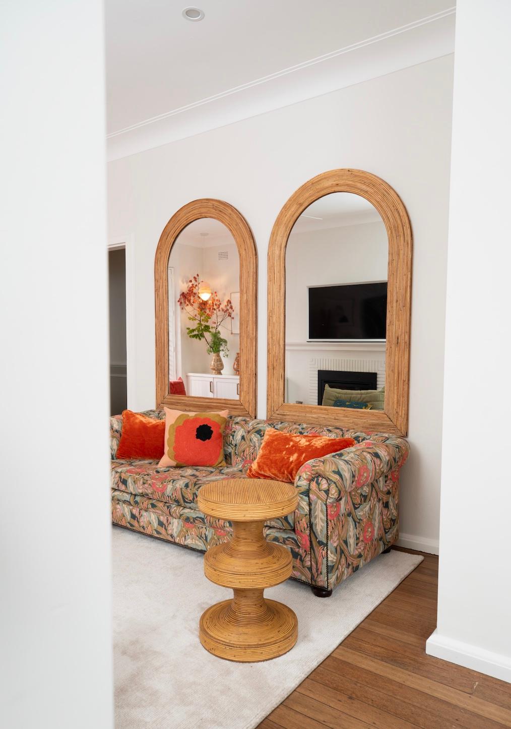 Sofá Chesterfield Tela Terciopelo Estampado Floral en Bueno estado para la venta en Paddington, NSW