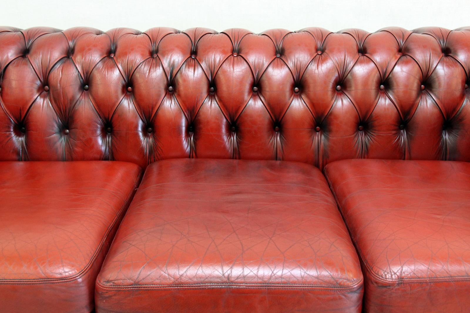 Chesterfield Sofa Garnitur Ledergarnitu Couch Antik 2-Seat 3-Seat, English For Sale 2