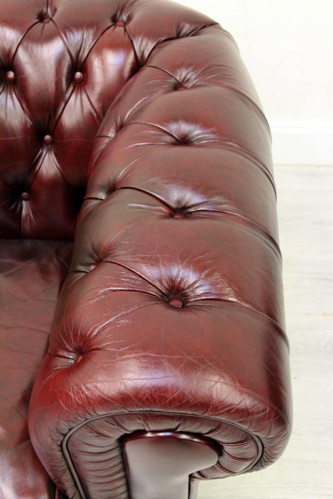 Chesterfield Sofa Leather Antique Vintage Couch English Chippendale In Good Condition For Sale In Lage, DE