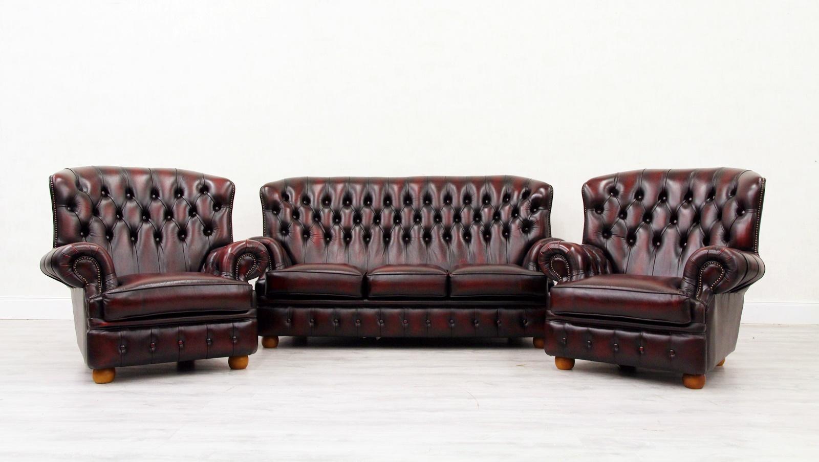 Chesterfield real leather threesome sofa
in original design.

Condition: The sofa is in a very good condition (Mint condition)
sofa
Measures: Height x 100 cm, length x 190 cm, depth x 90 cm
Upholstery is in good condition with patina (see