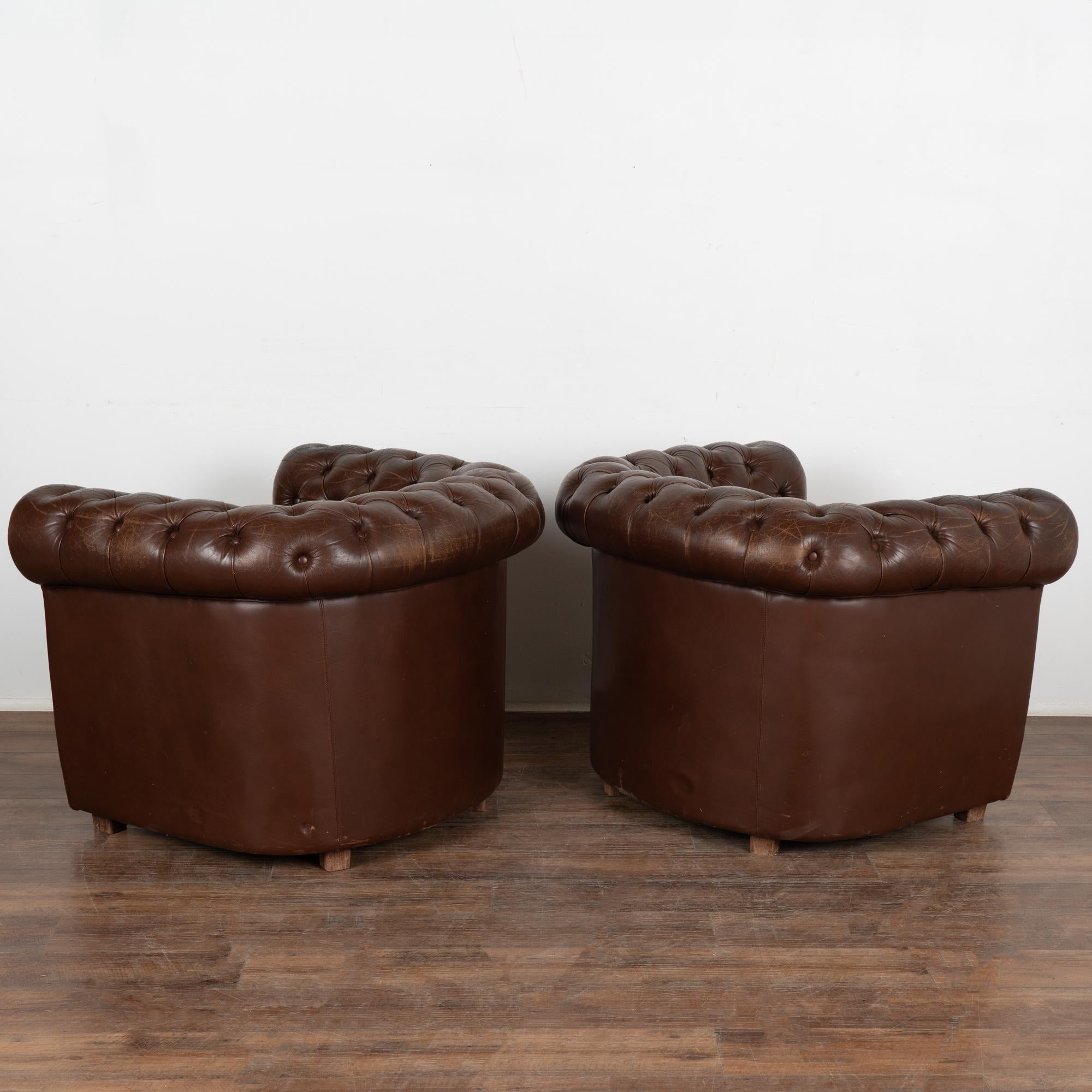 Chesterfield Style Brown Leather 3 Seat Sofa & 2 Club Chairs, circa 1920-40 For Sale 7