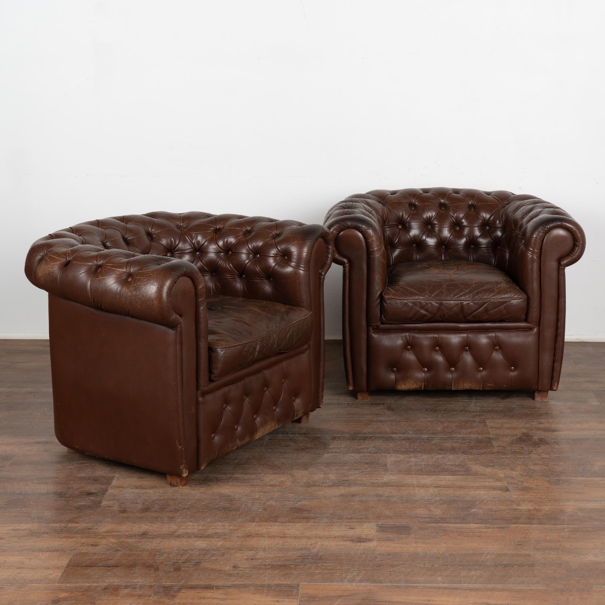 Chesterfield Style Brown Leather 3 Seat Sofa & 2 Club Chairs, circa 1920-40 In Good Condition For Sale In Round Top, TX