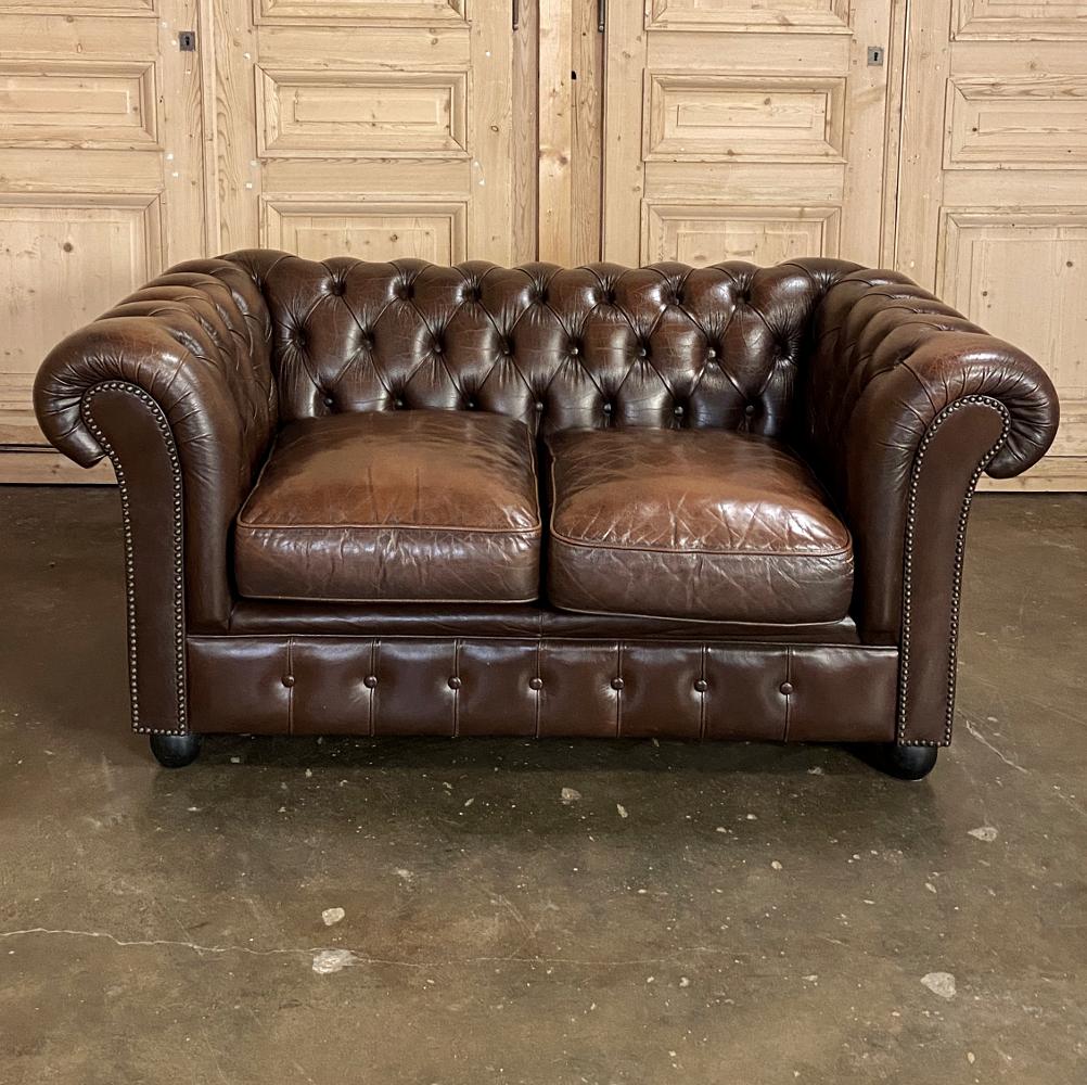 chesterfield loveseat tufted