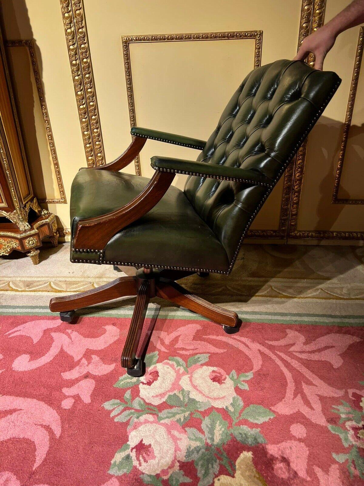 Chesterfield Vintage Captain's Office Chair in Green Leather For Sale 2