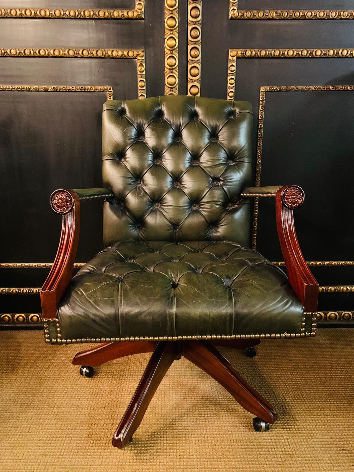 Anglais Chesterfield Vintage Green Leather Captains Directors Office Chair