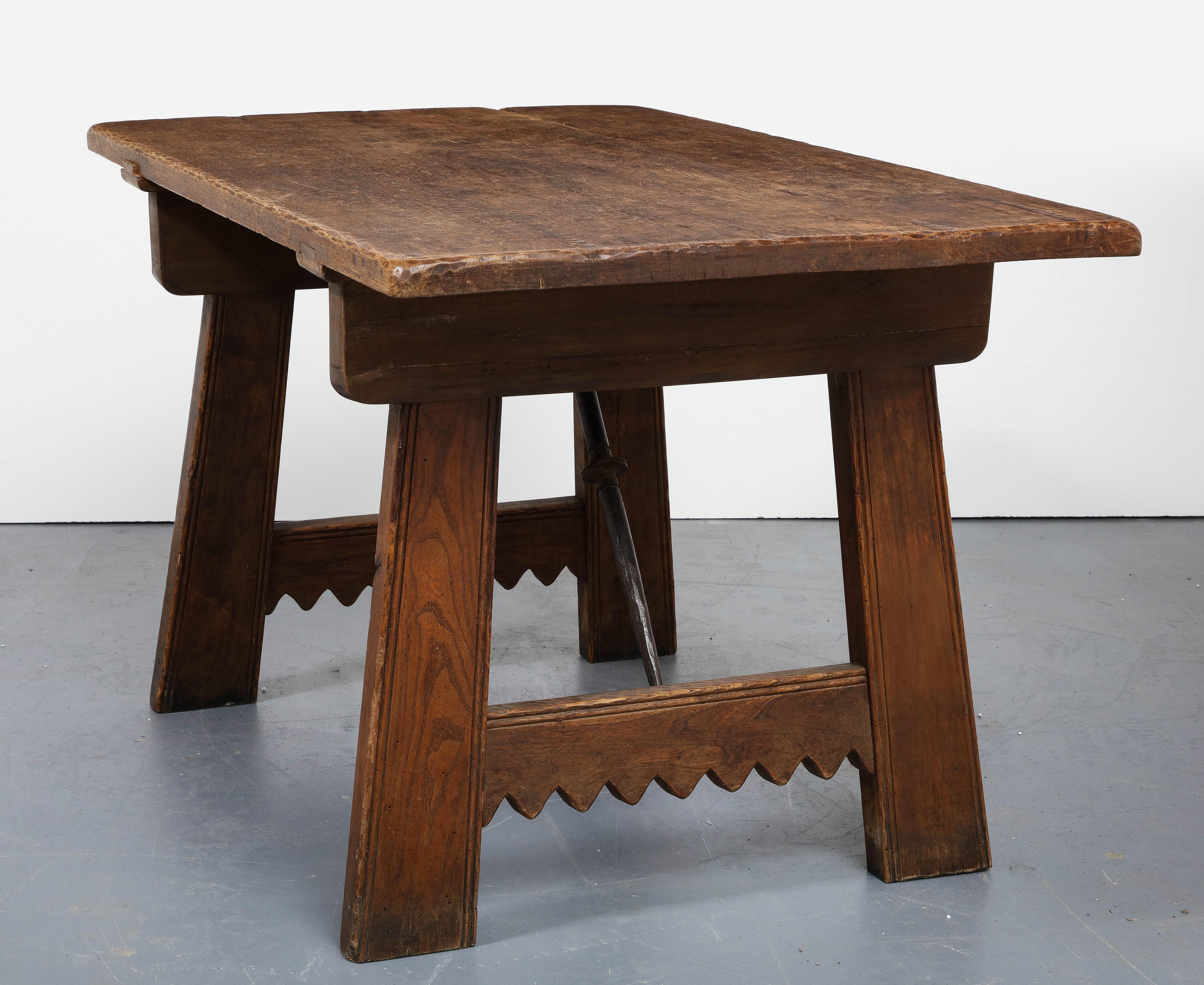 Chestnut and Elm Table, Spain, circa 1910 In Good Condition For Sale In New York City, NY