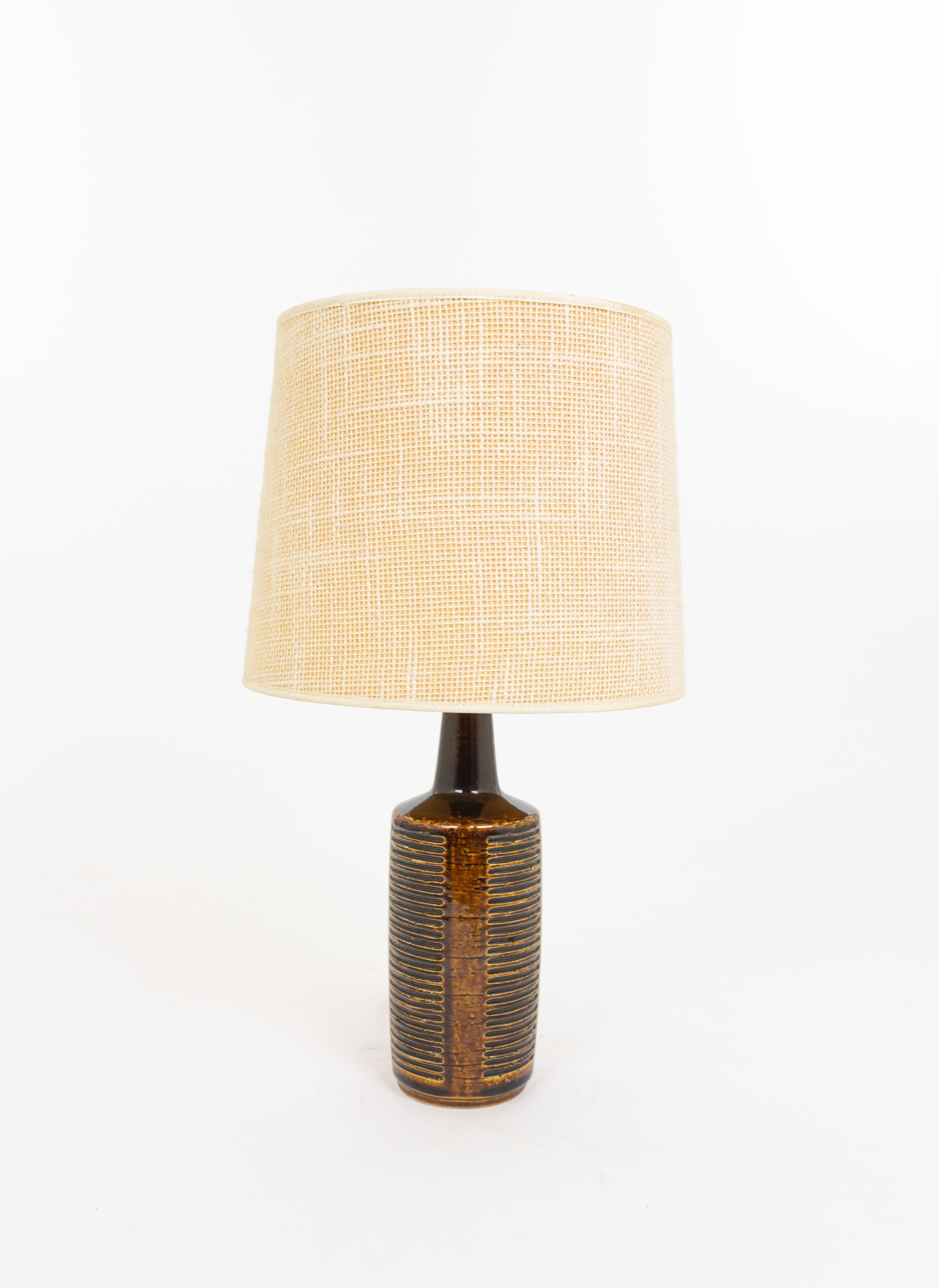 Scandinavian Modern Chestnut Brown DL/30 table lamp by Linnemann-Schmidt for Palshus, 1960s For Sale