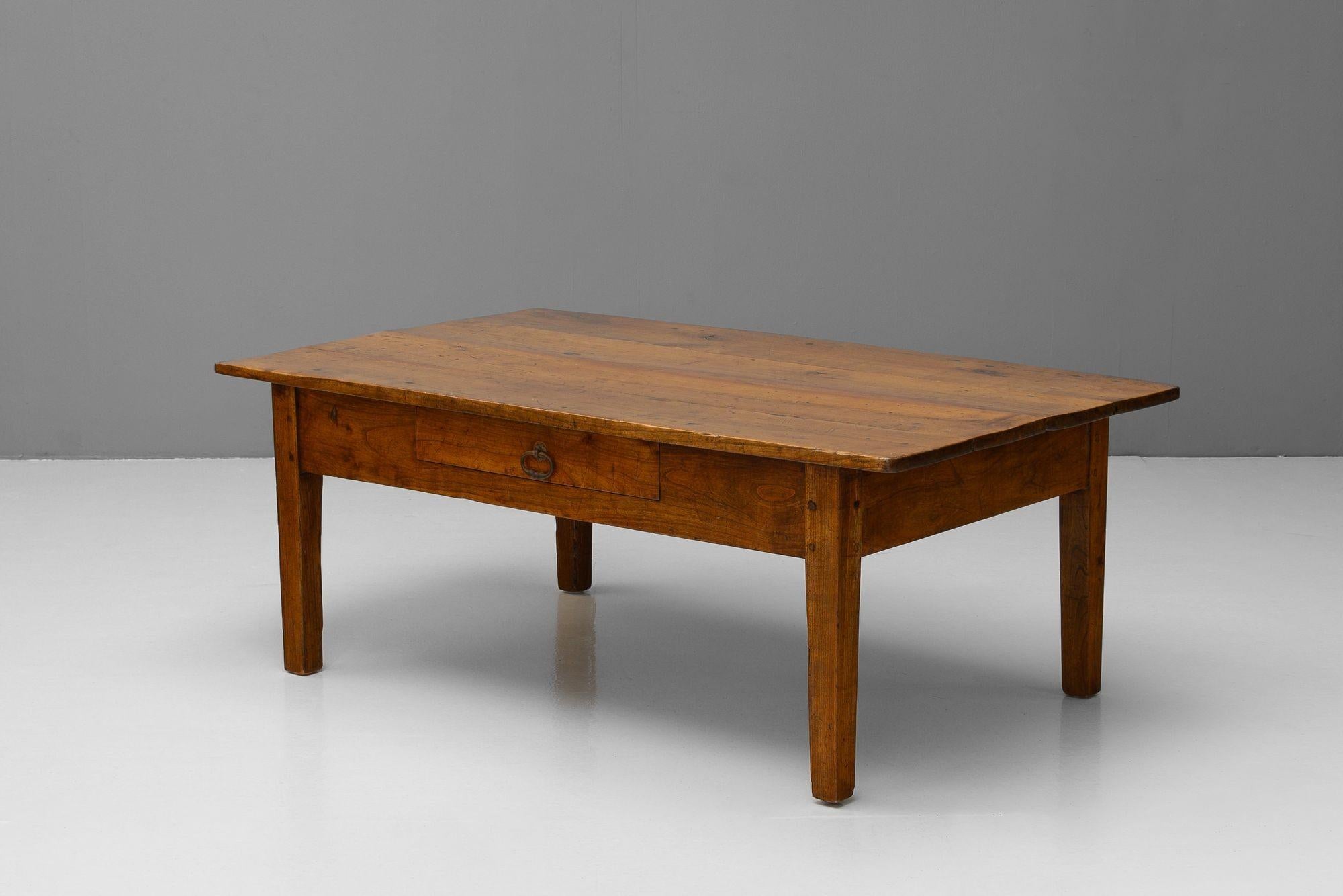 Table basse en châtaignier en vente 2