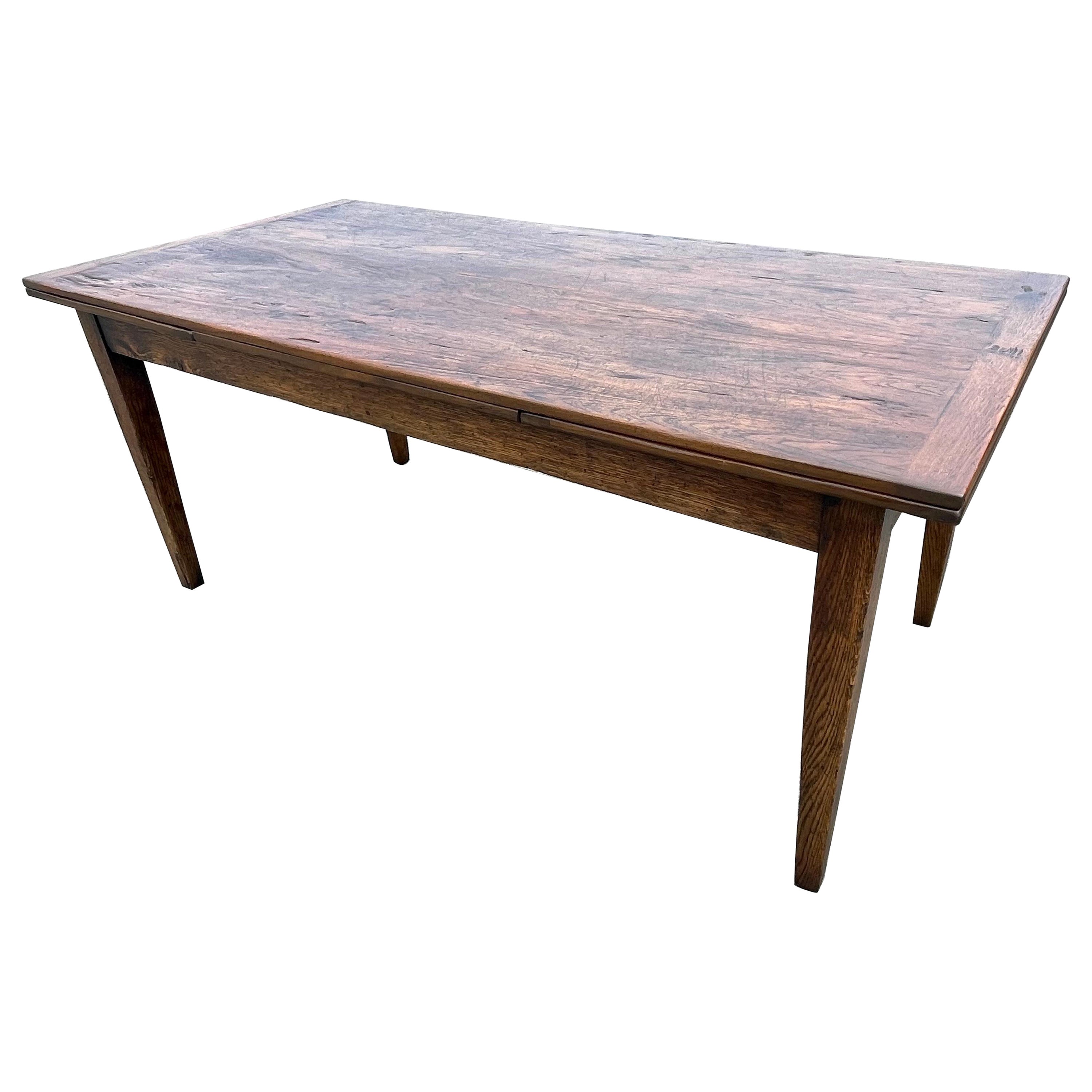 Table à tiroirs en châtaignier